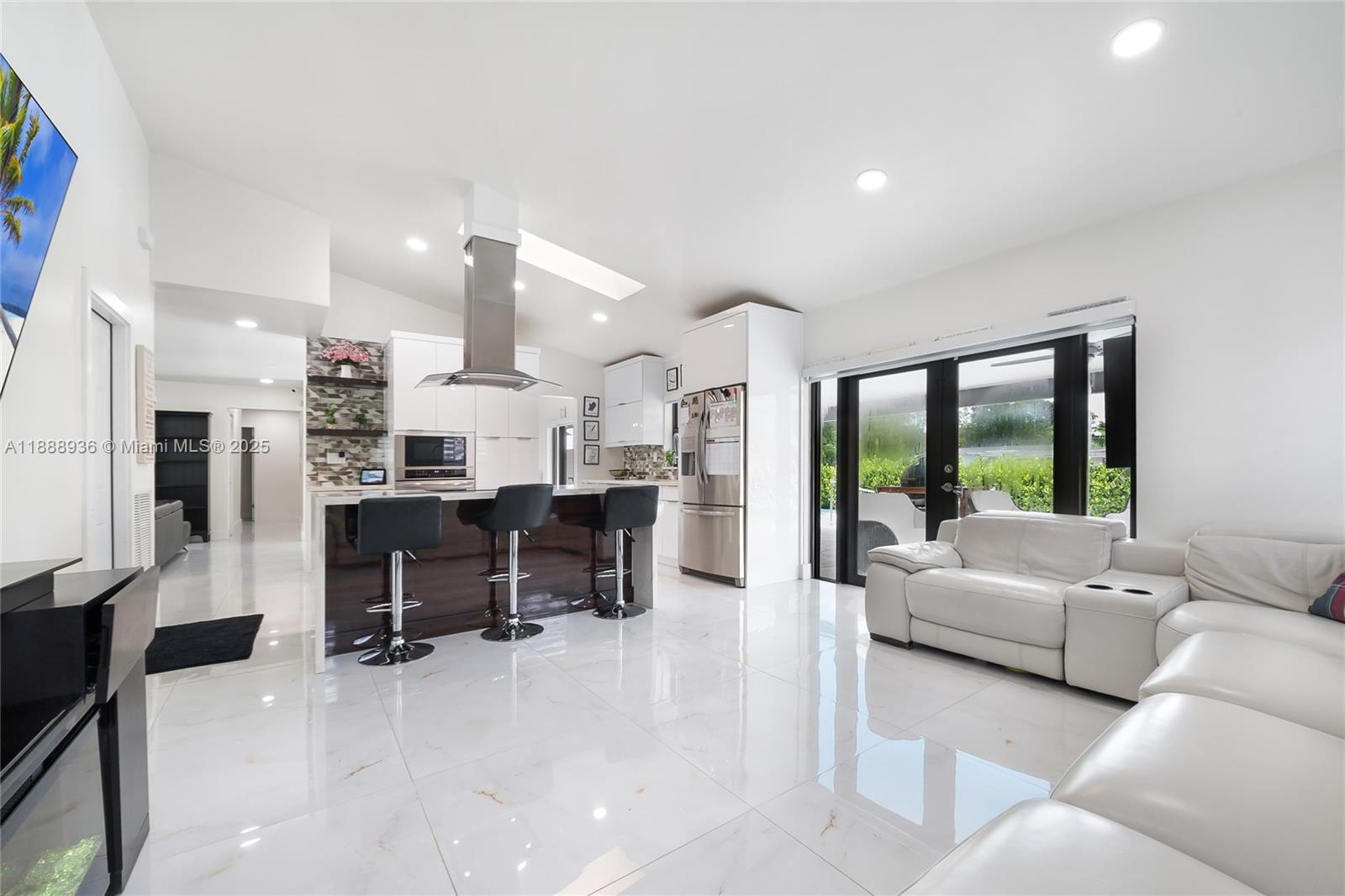 SECTION 21 BEL-AIRE - Residential Lease