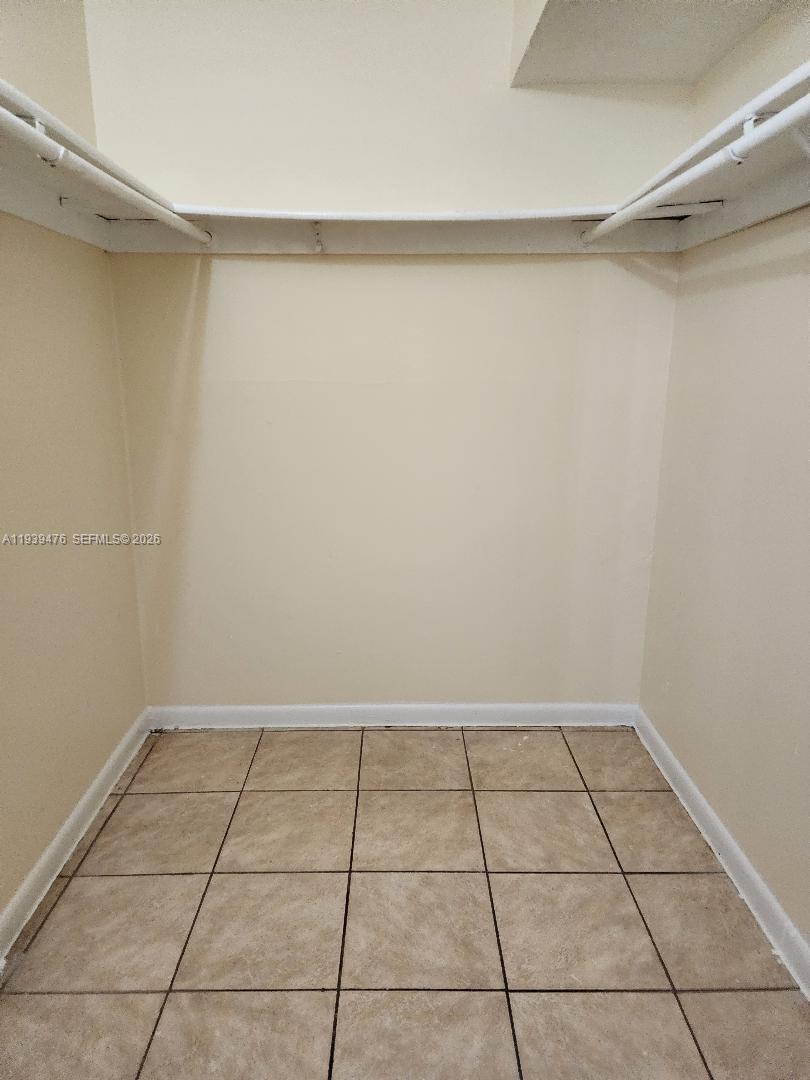 LA SALLE PARK CONDO - Residential Lease