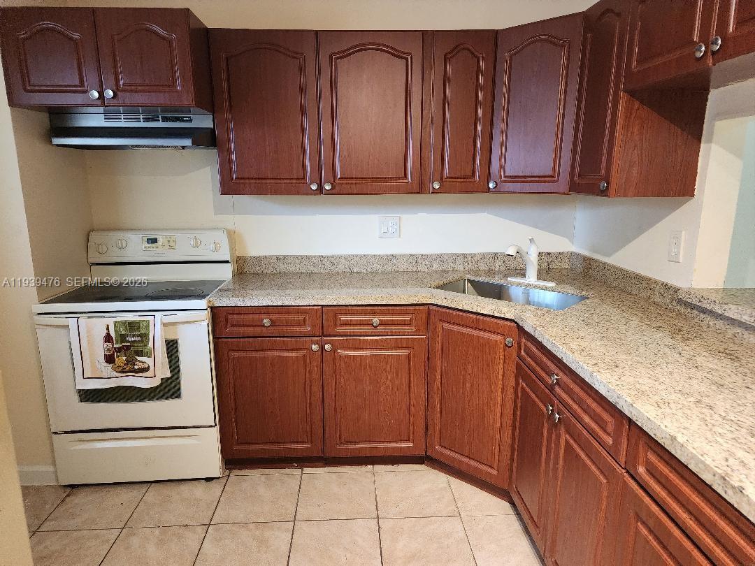 LA SALLE PARK CONDO - Residential Lease