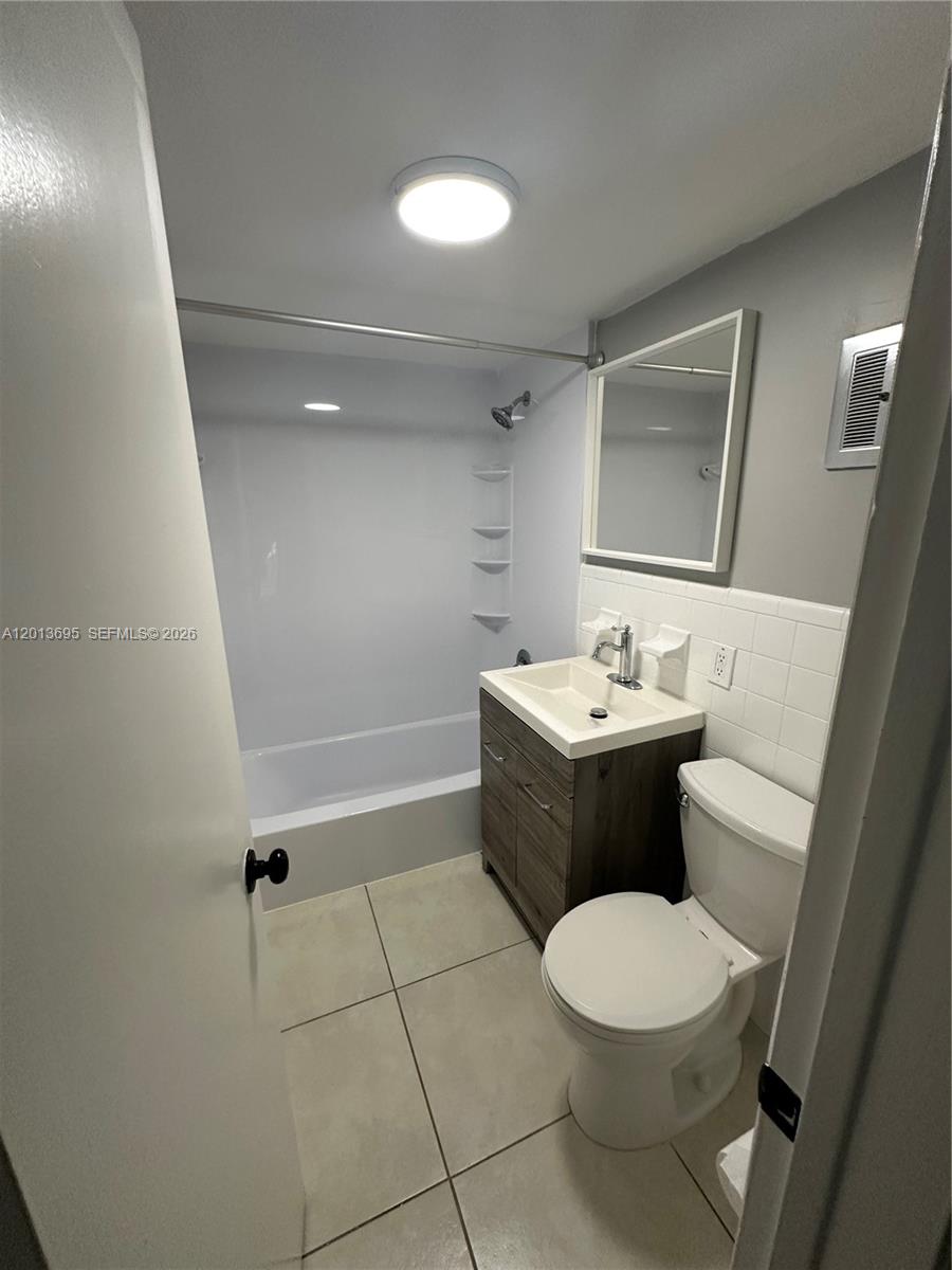 C GAB DOUGLAS SEC - Residential Lease