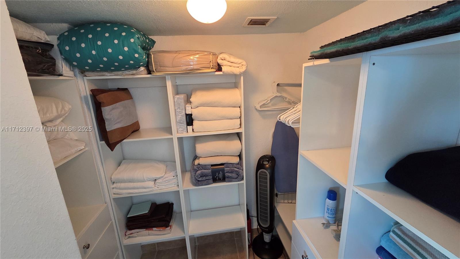 THE WAVE CONDO - Residential