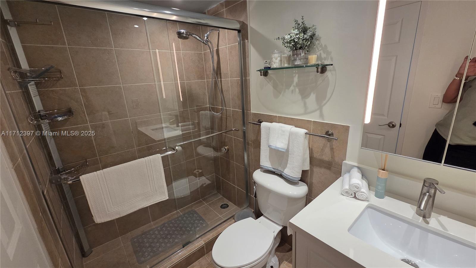 THE WAVE CONDO - Residential