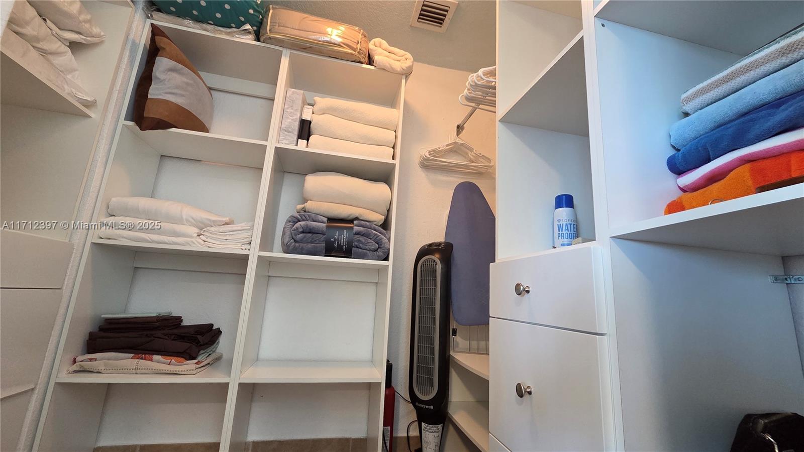 THE WAVE CONDO - Residential