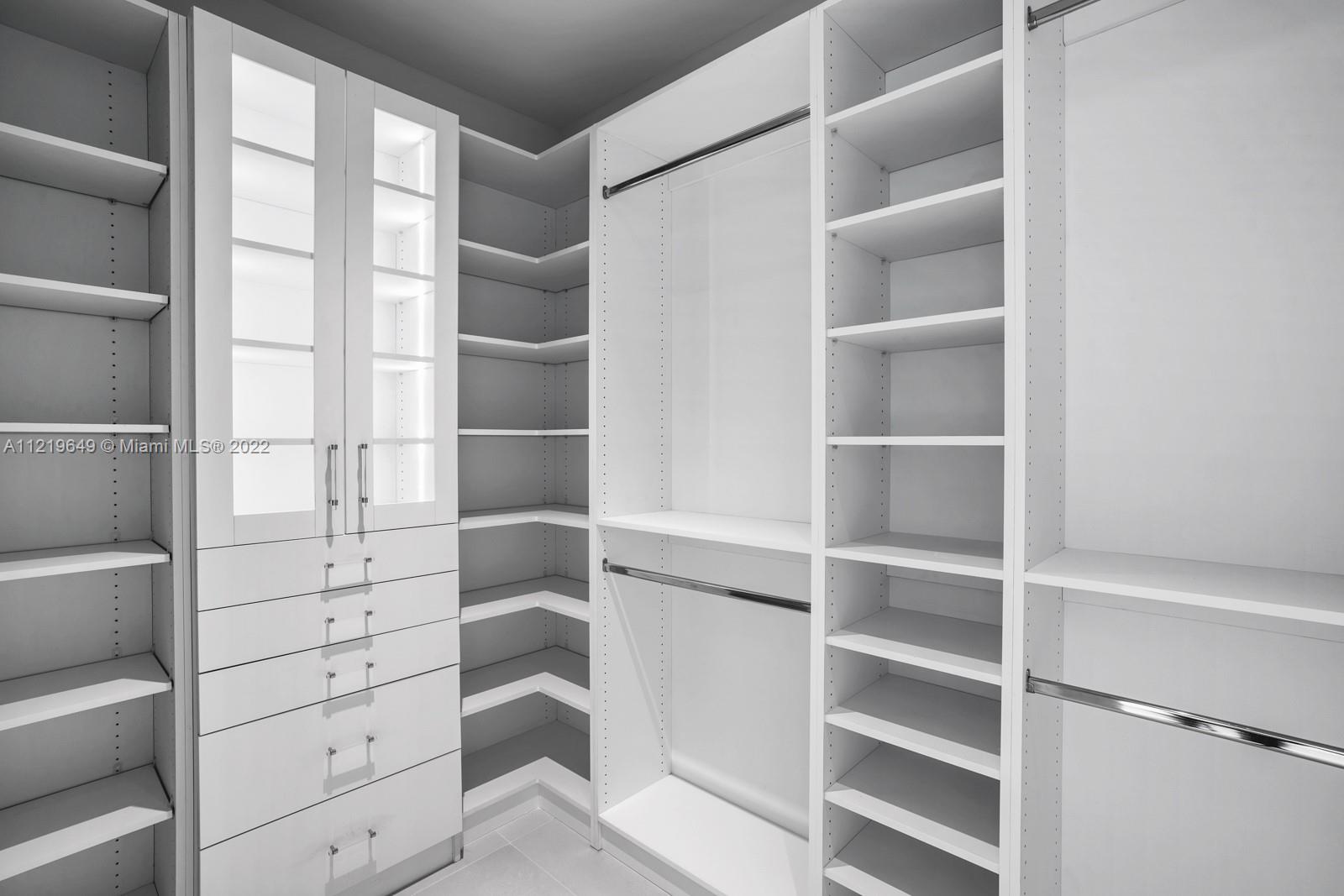 LAUDERDALE HARBORS SEC A - Residential