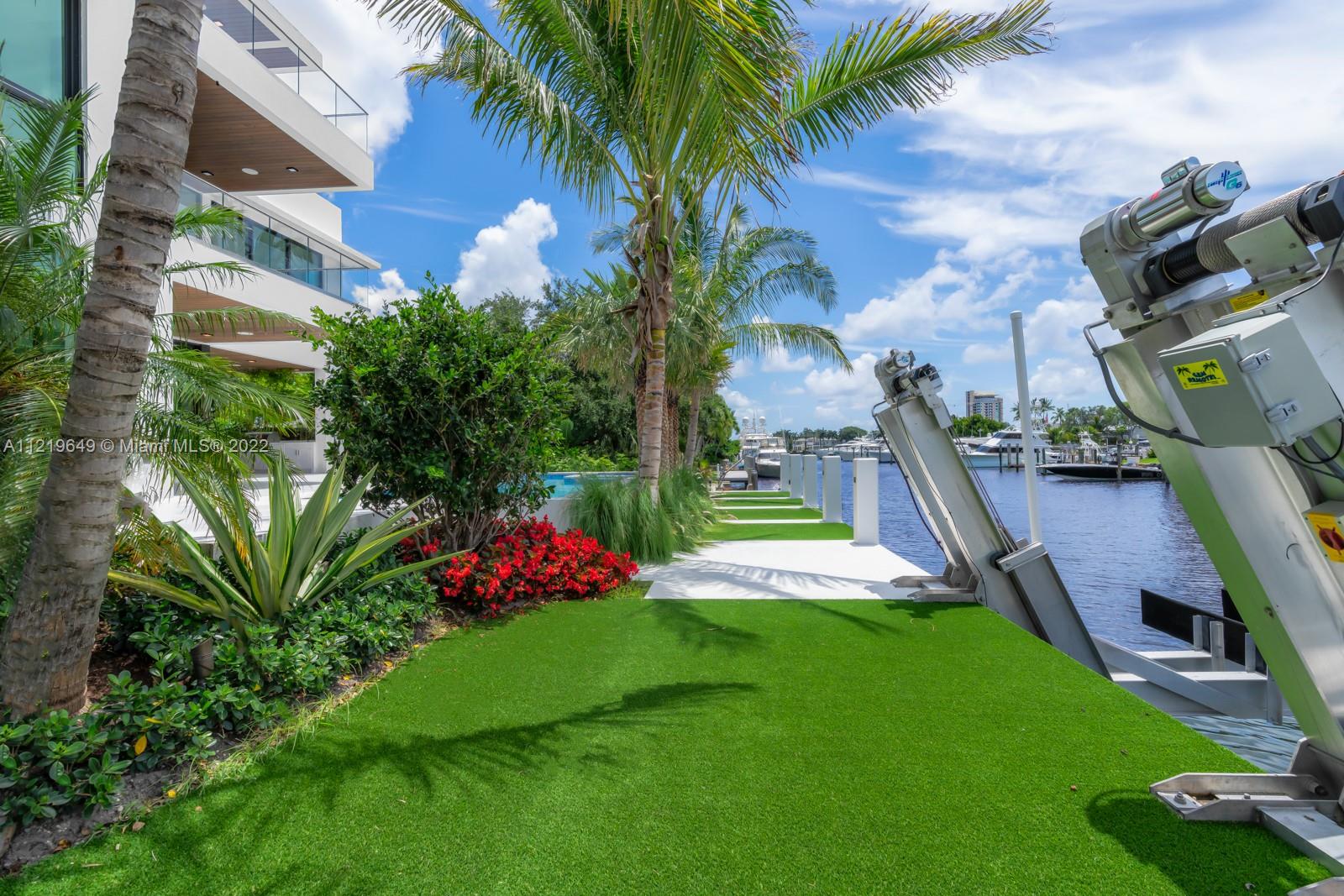 LAUDERDALE HARBORS SEC A - Residential