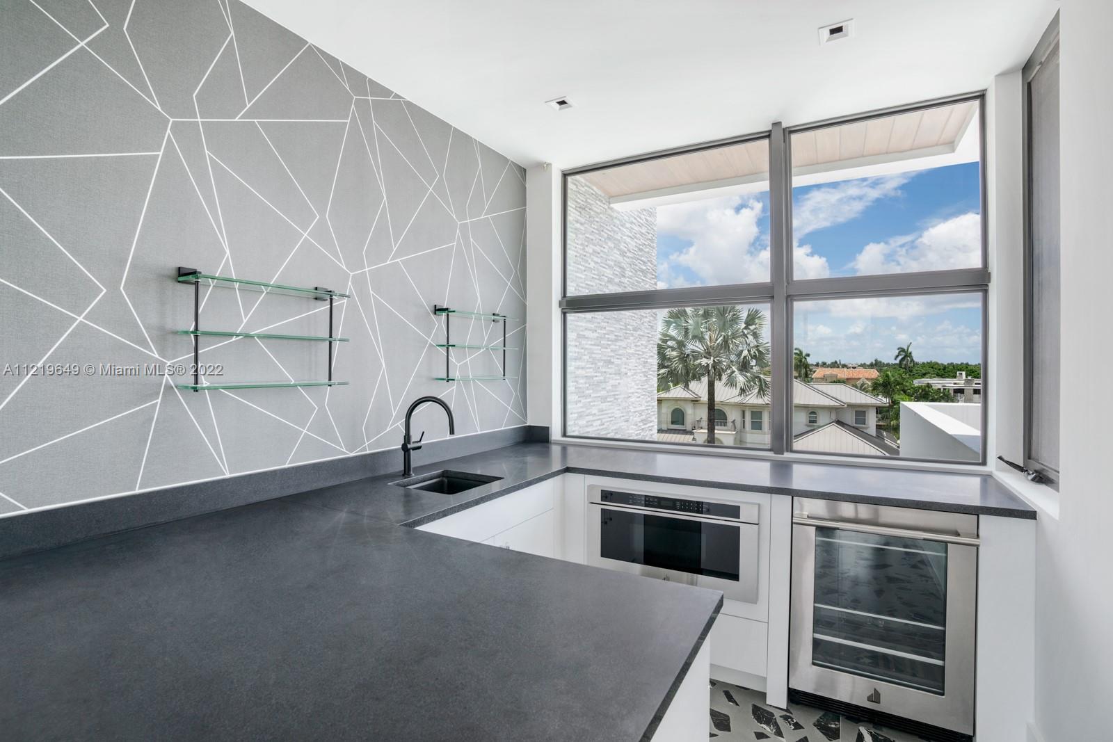 LAUDERDALE HARBORS SEC A - Residential