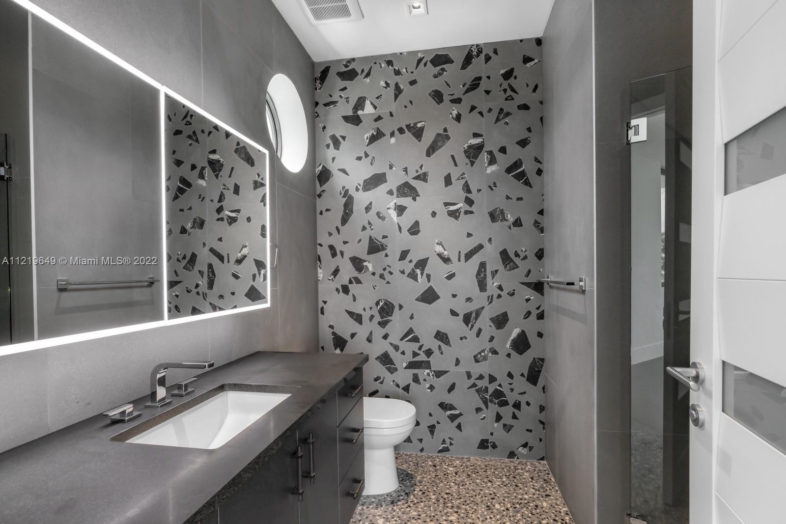 LAUDERDALE HARBORS SEC A - Residential