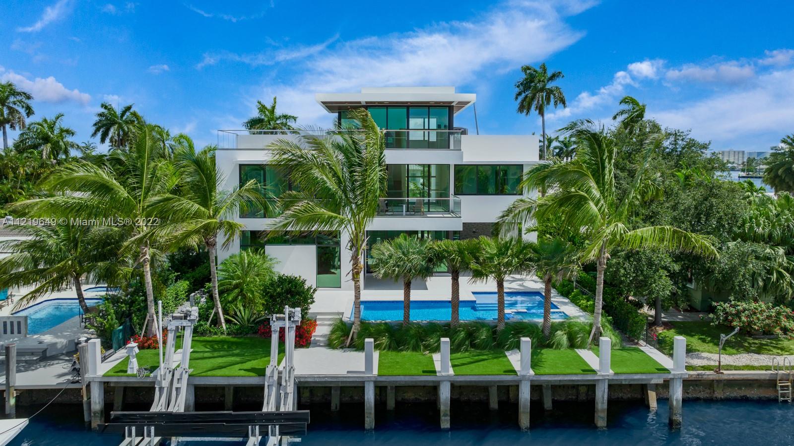 LAUDERDALE HARBORS SEC A - Residential