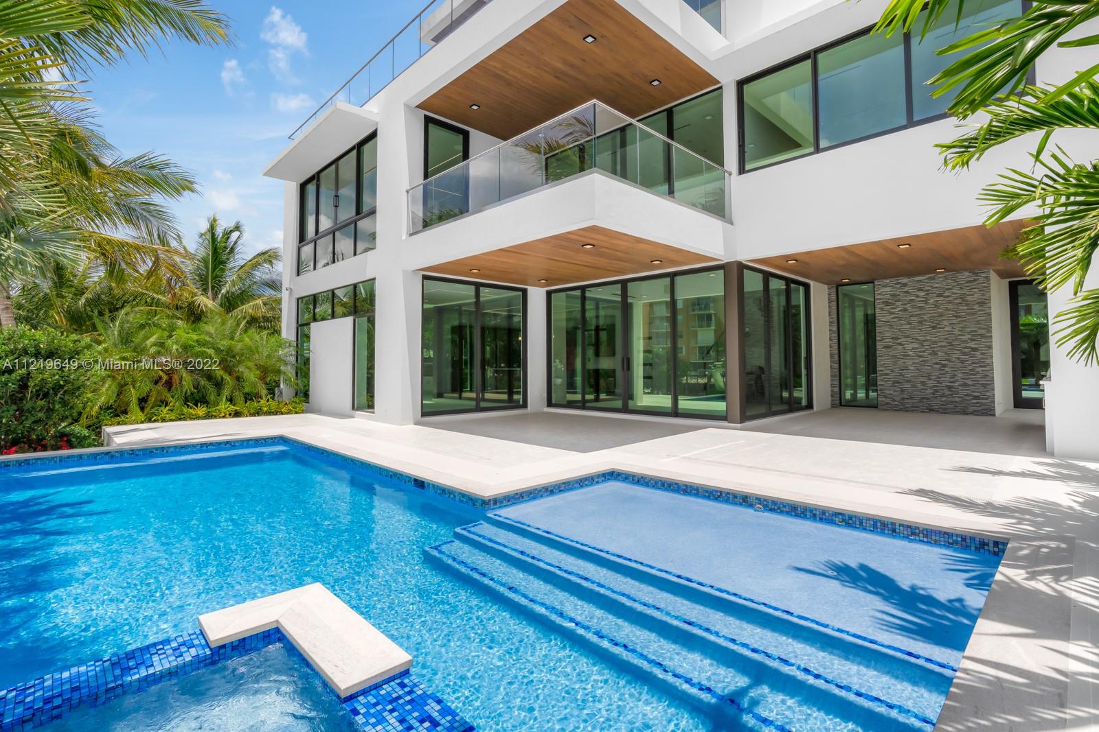 LAUDERDALE HARBORS SEC A - Residential