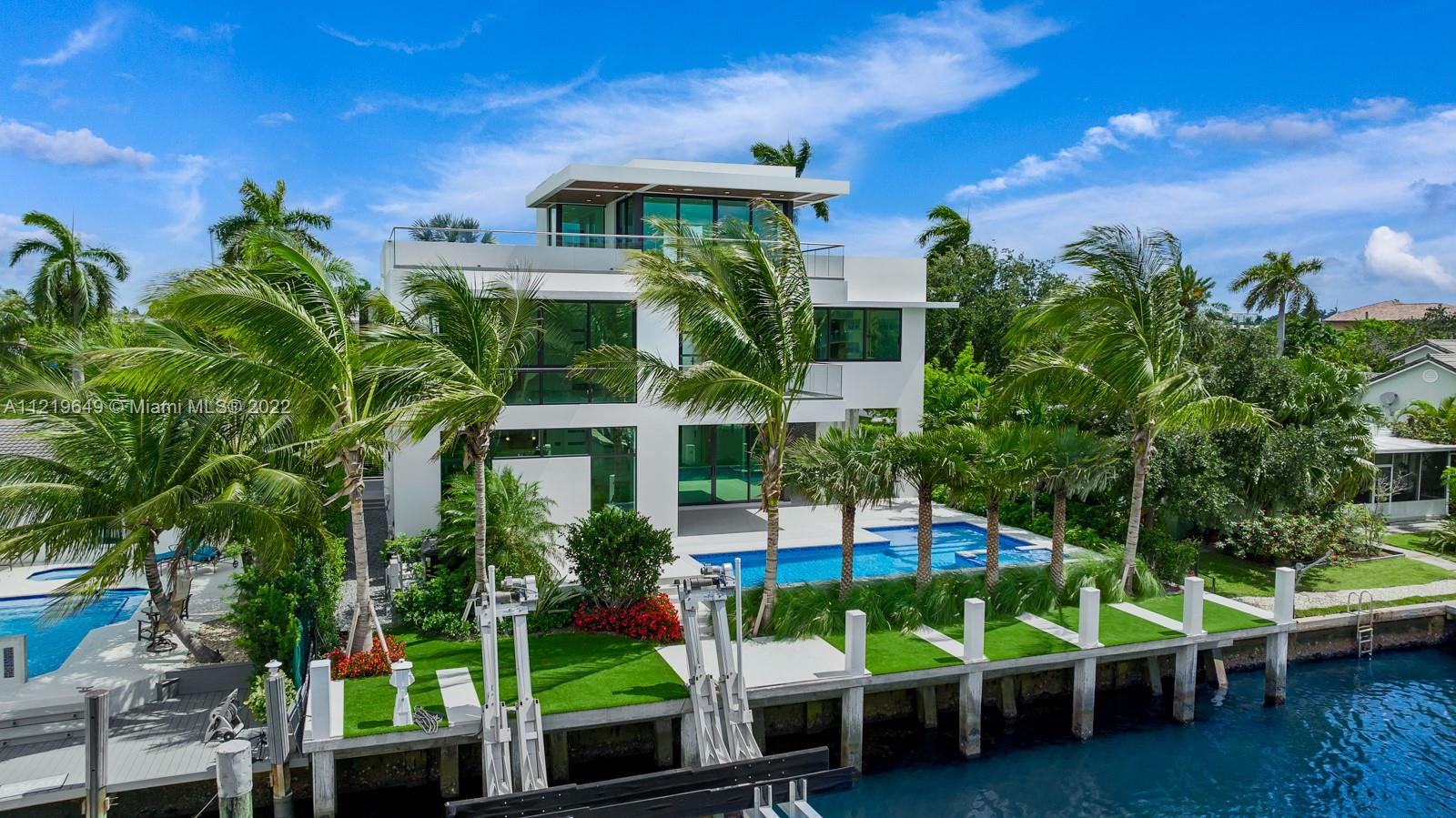 LAUDERDALE HARBORS SEC A - Residential