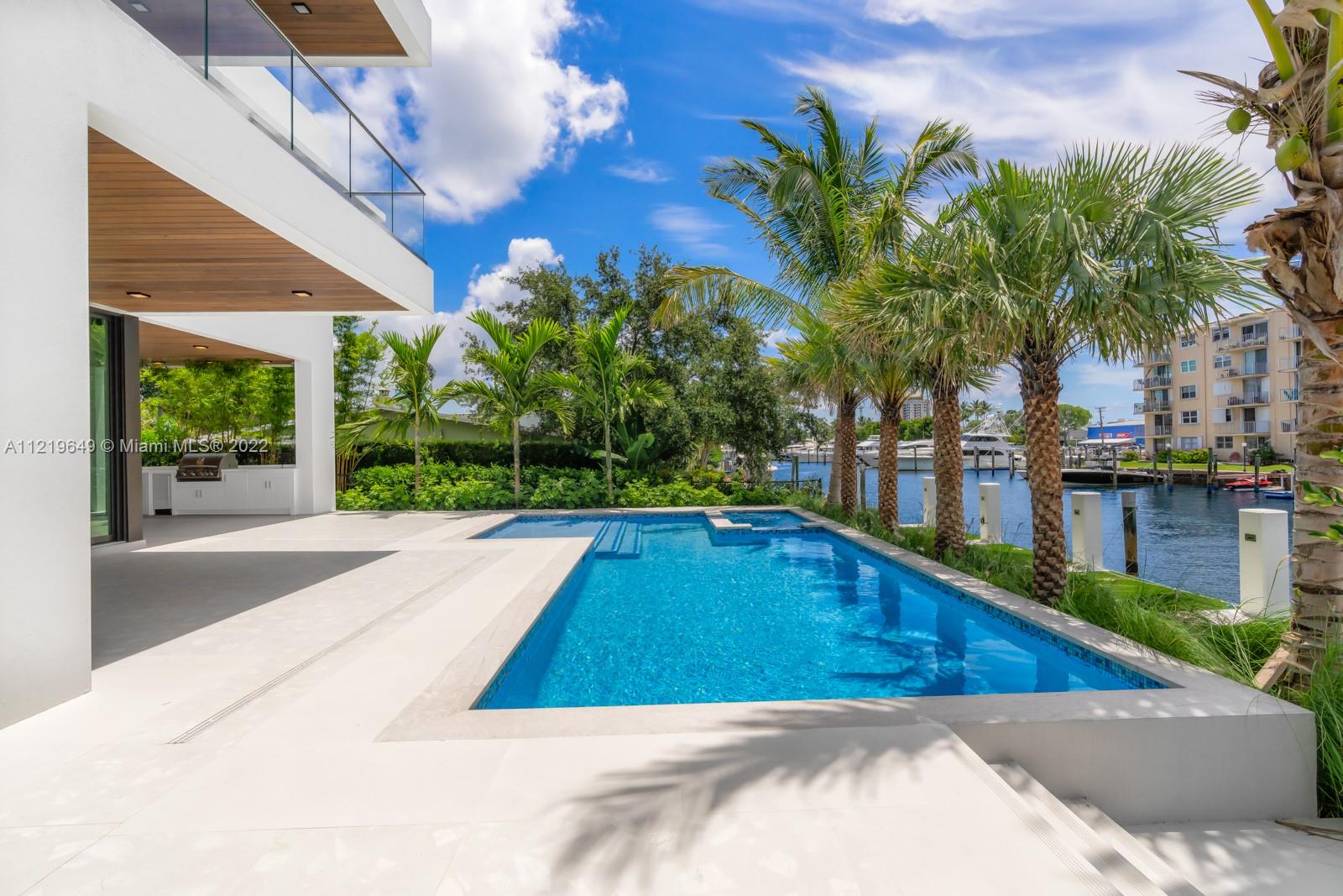 LAUDERDALE HARBORS SEC A - Residential