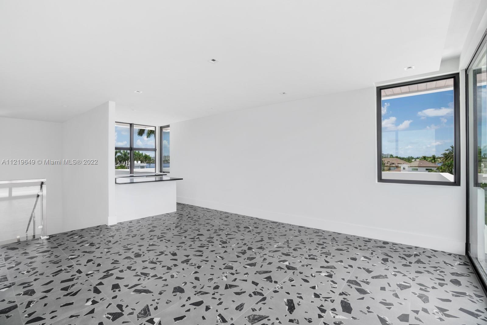 LAUDERDALE HARBORS SEC A - Residential