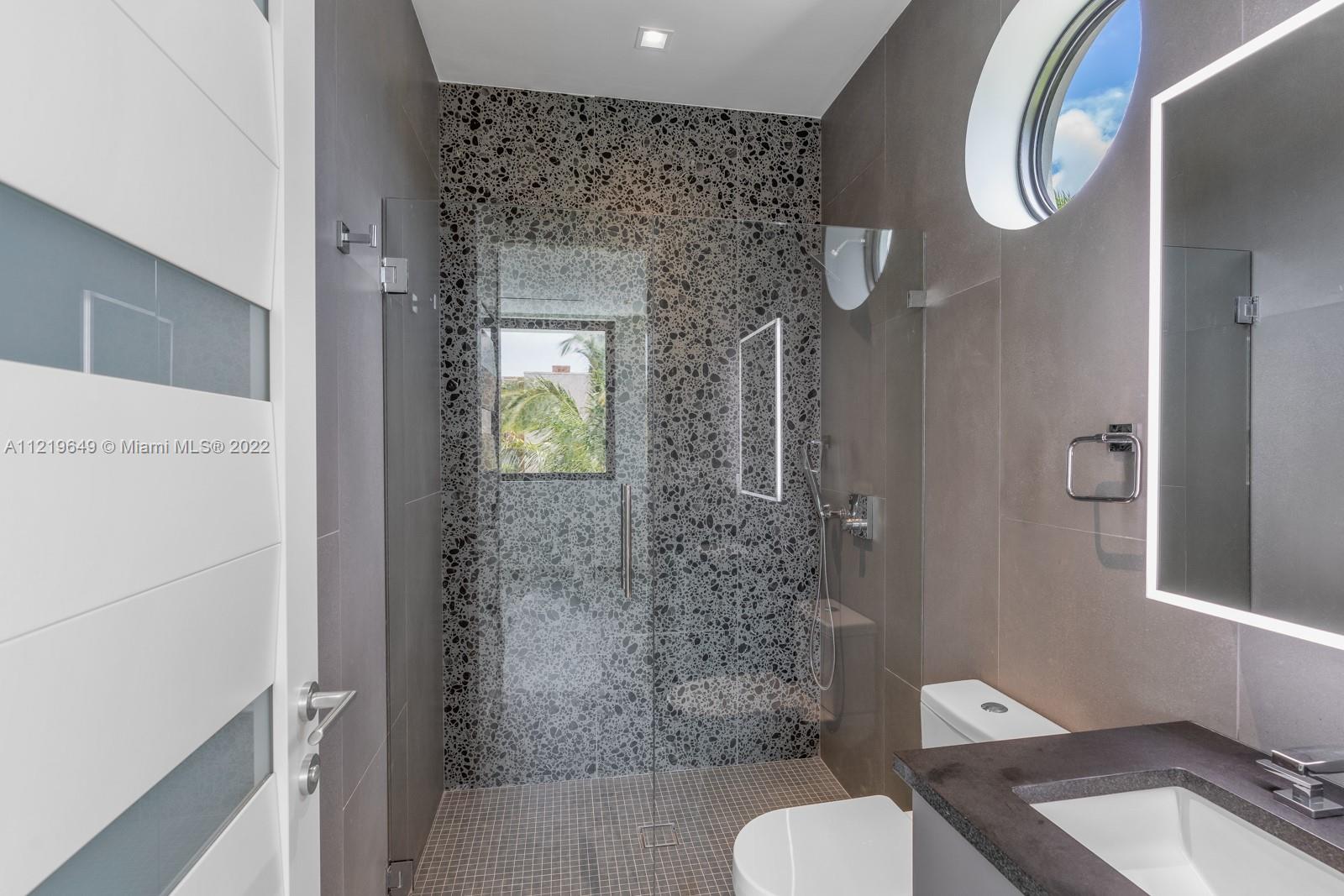 LAUDERDALE HARBORS SEC A - Residential