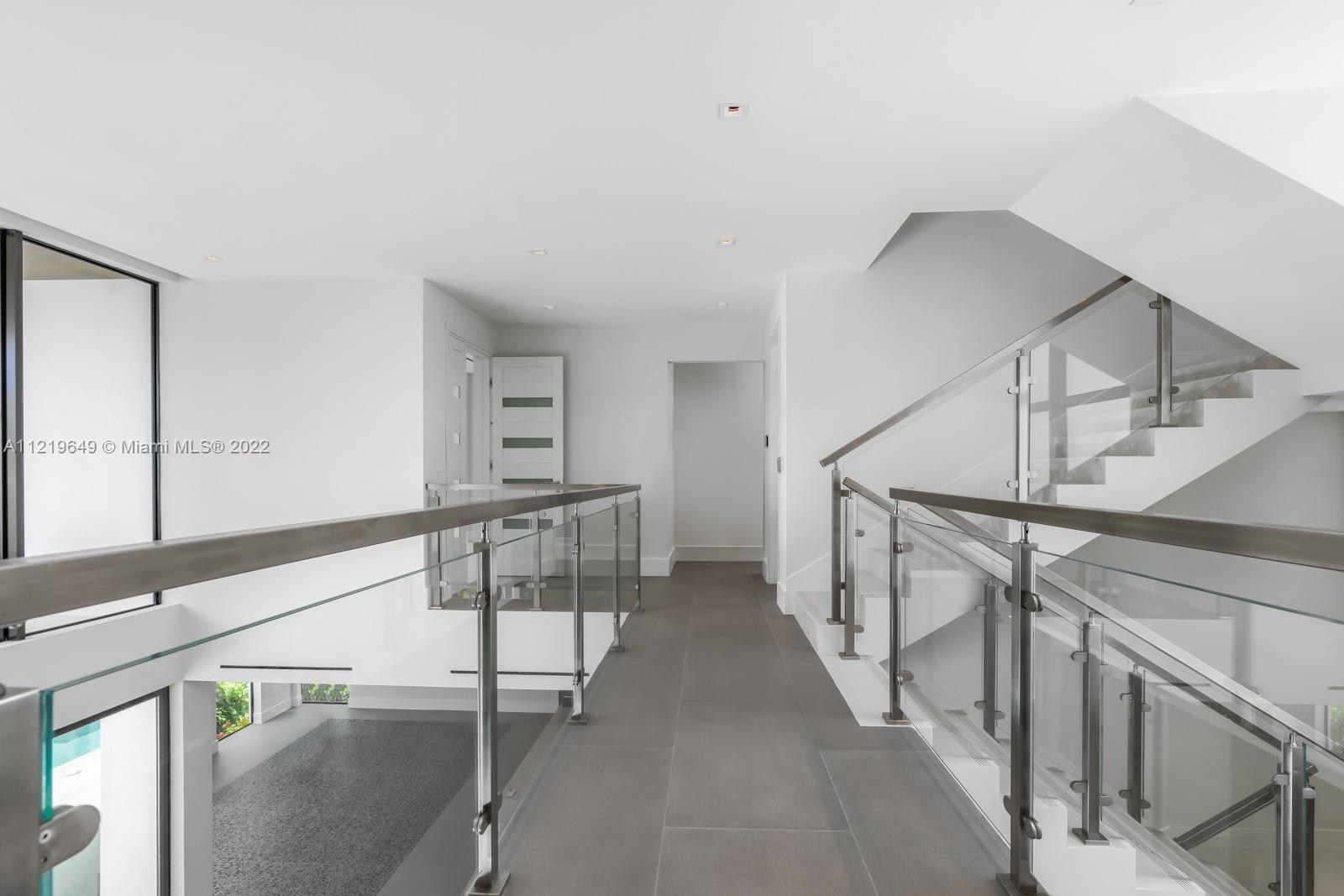 LAUDERDALE HARBORS SEC A - Residential