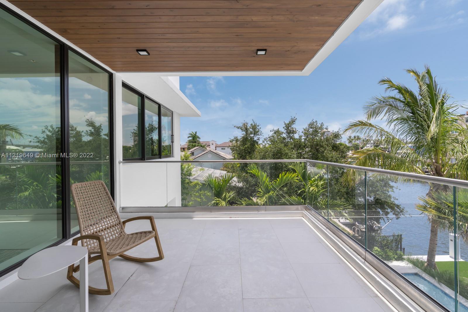 LAUDERDALE HARBORS SEC A - Residential