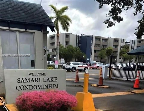 10000 NW 80th Ct 2247 Hialeah Gardens FL 33016