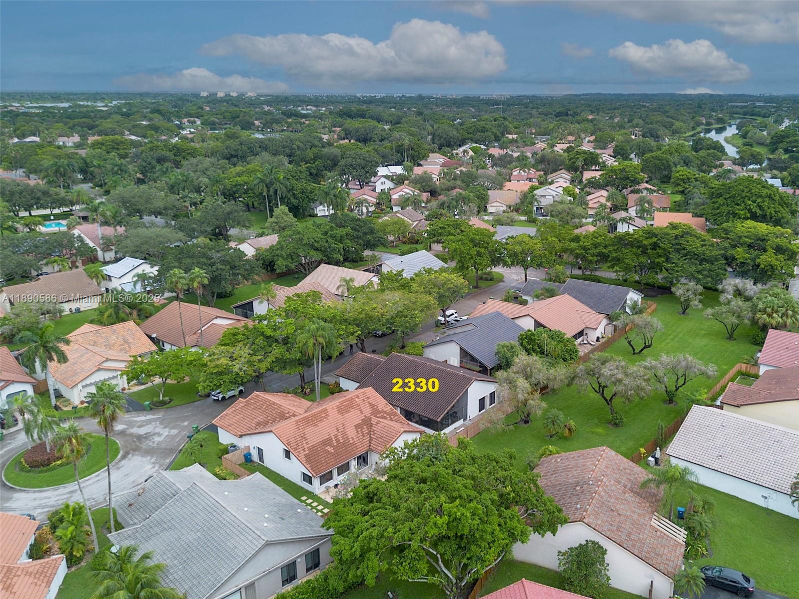 COUNTRY ISLES - Residential Lease
