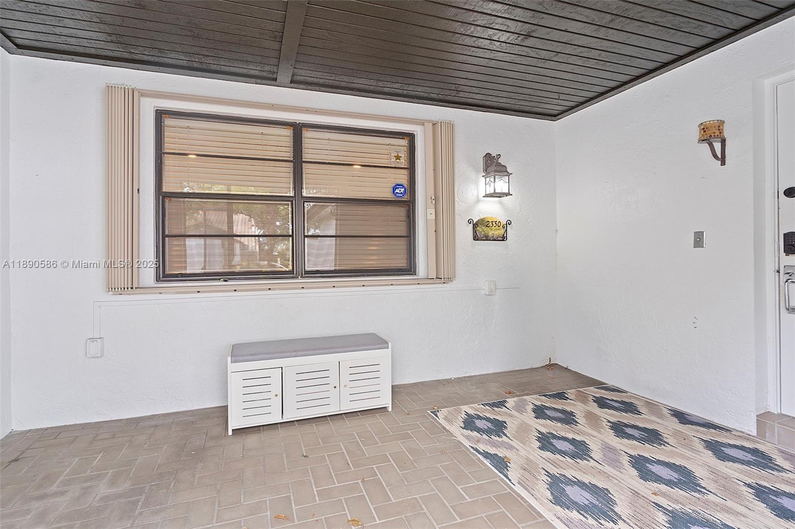 COUNTRY ISLES - Residential Lease