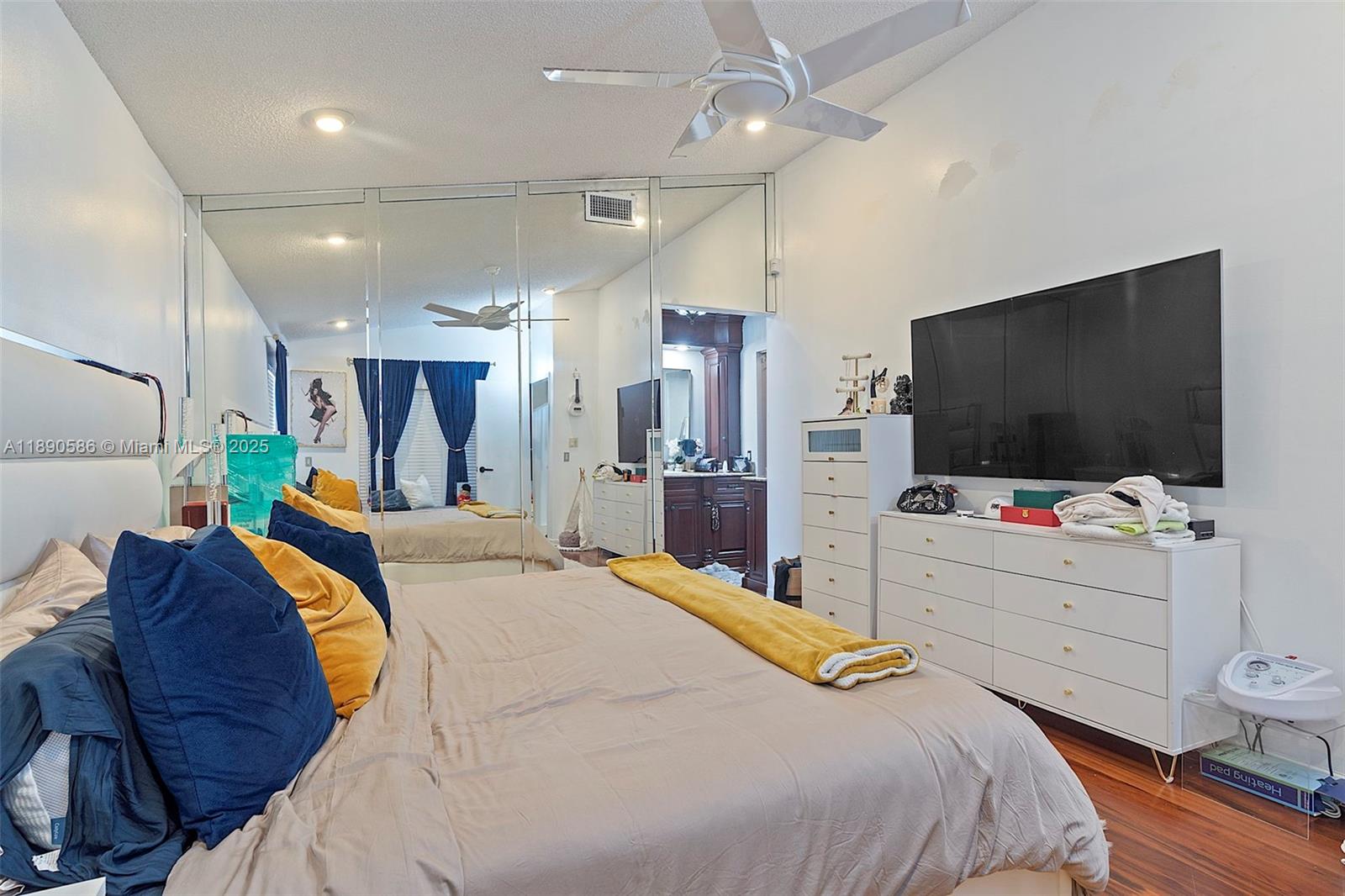 COUNTRY ISLES - Residential Lease