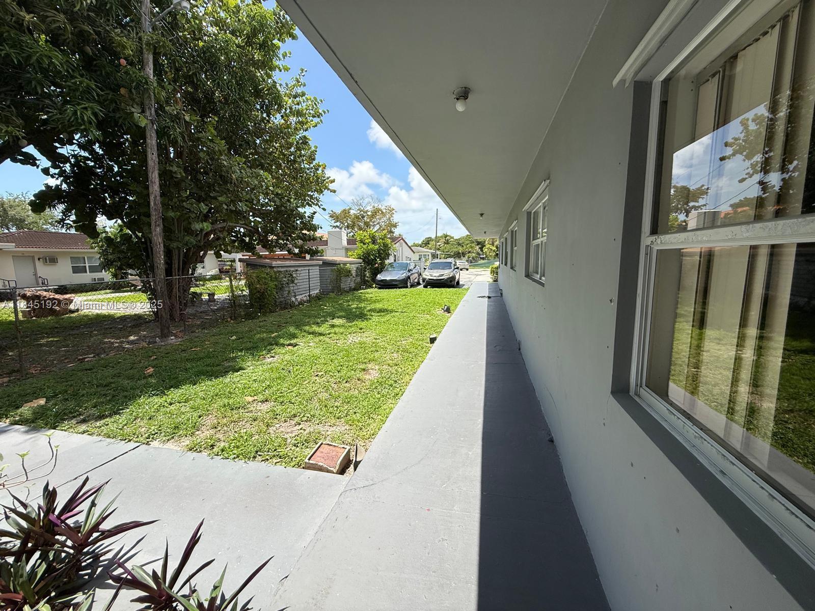 big apartment, quiet place, laundry room, parking, big closet