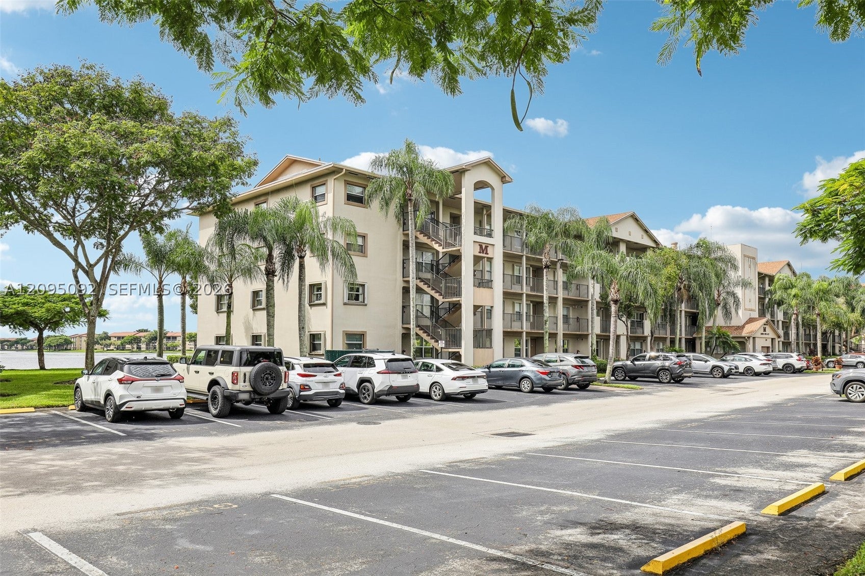 13800 SW 5th Ct 301M, Pembroke Pines, FL, 33027/$295,000 1 13800 SW 5th Ct 301M