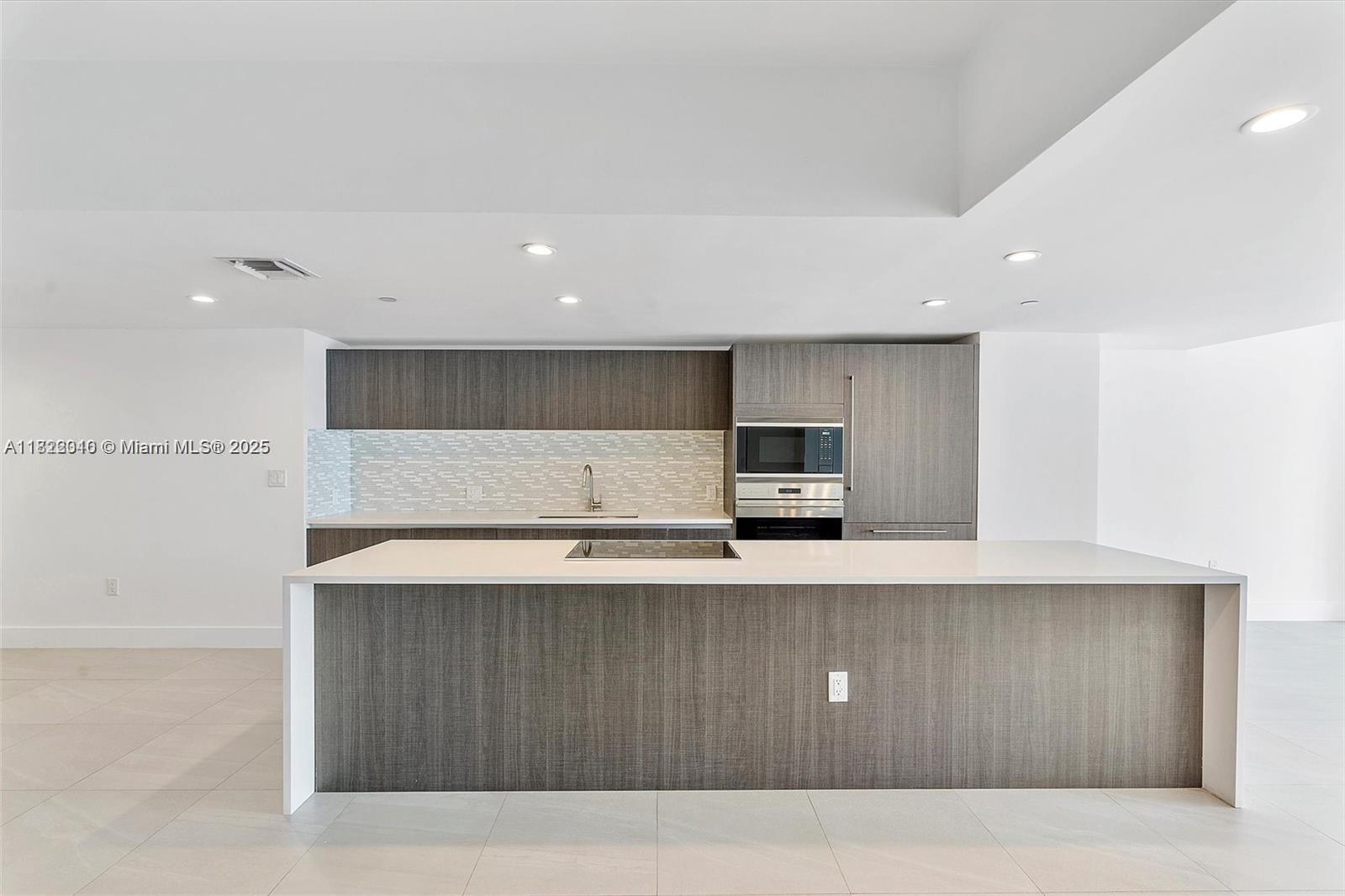 LE JARDIN HOUSE CONDO - Residential