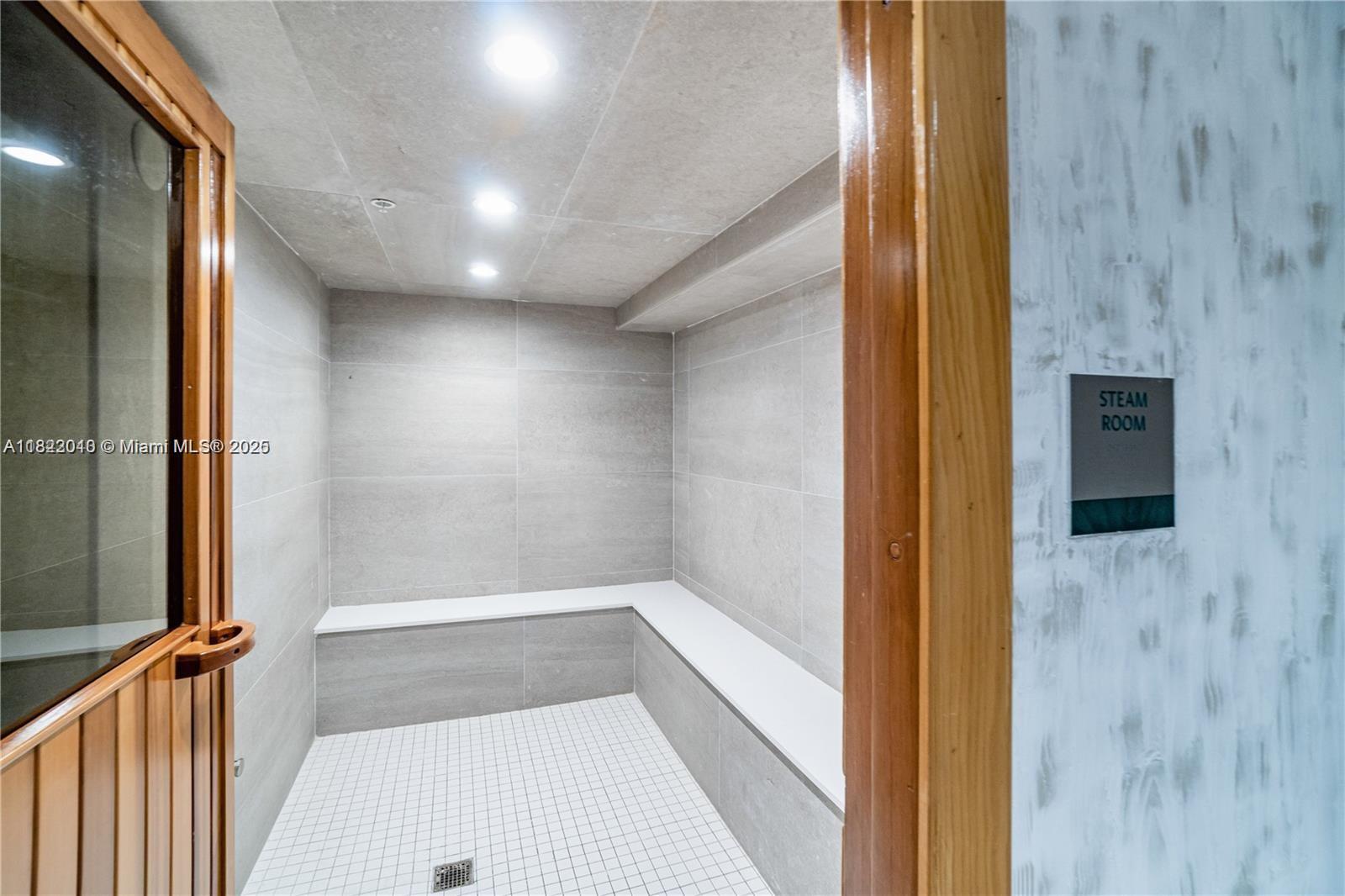 LE JARDIN HOUSE CONDO - Residential