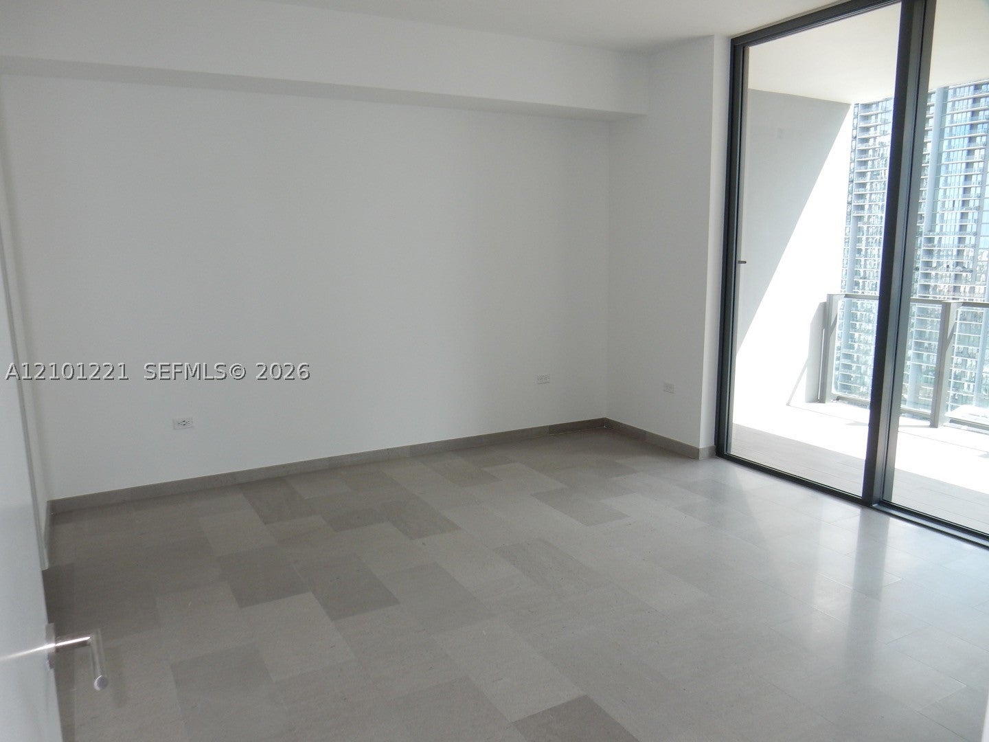 88 SW 7th St 2703