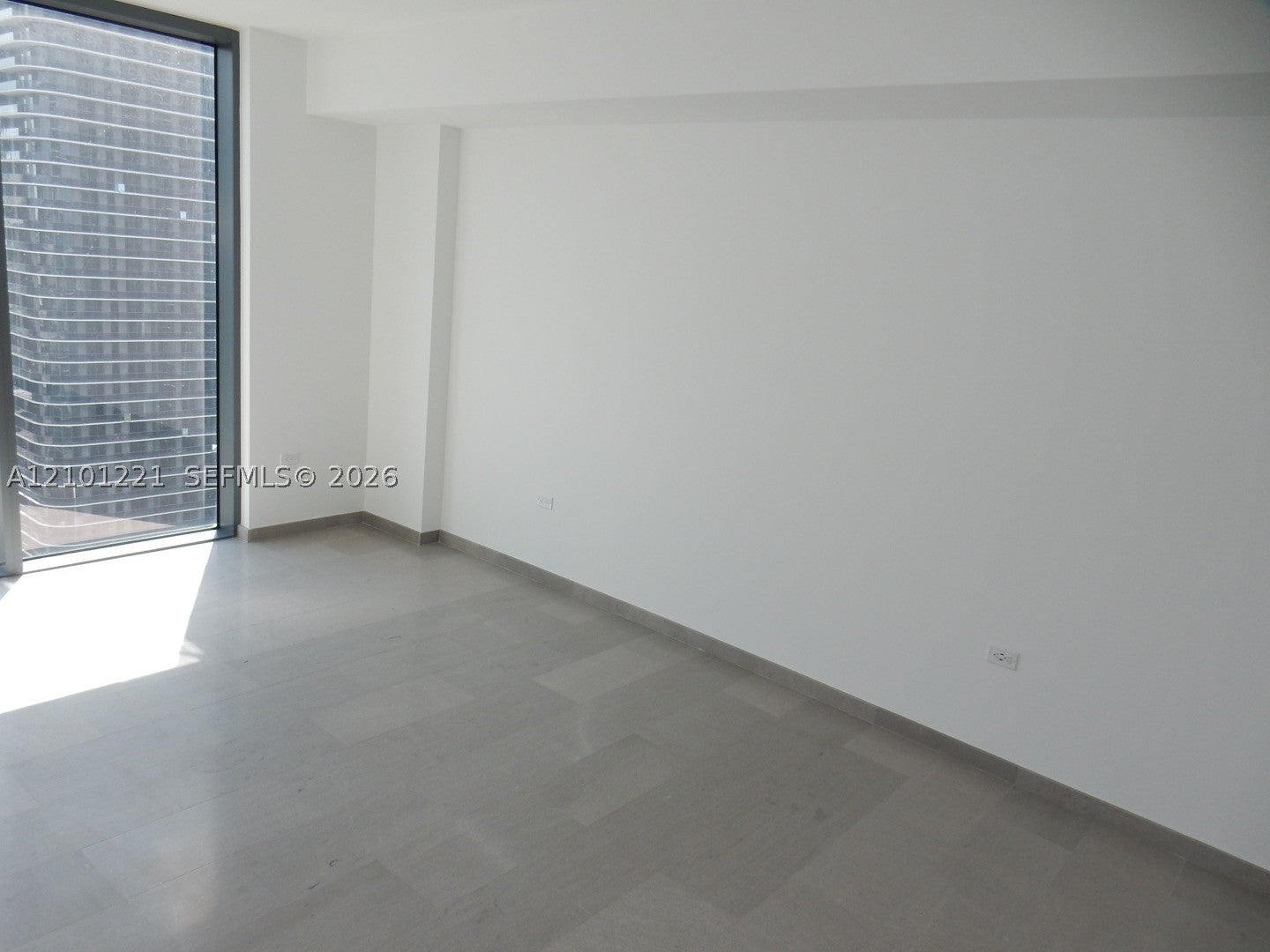 88 SW 7th St 2703