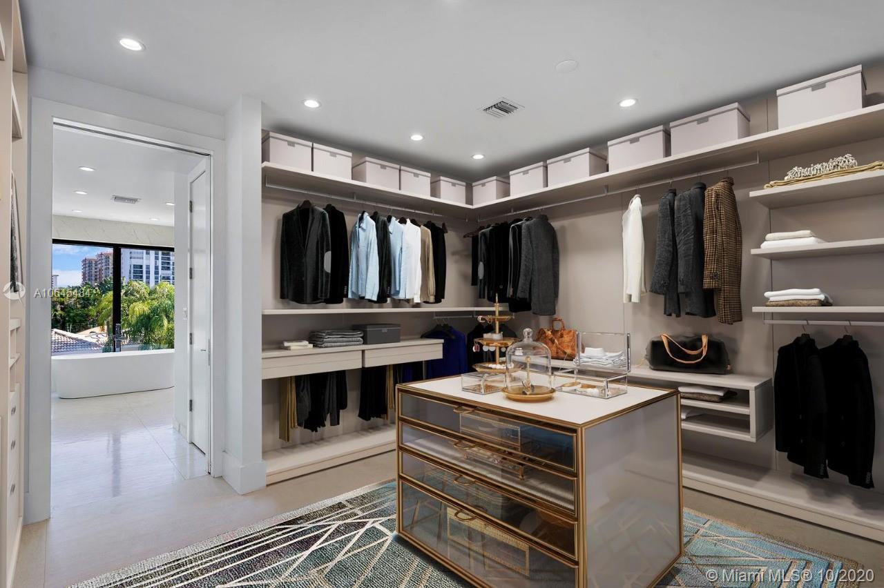 Las Olas By The Sea - Residential
