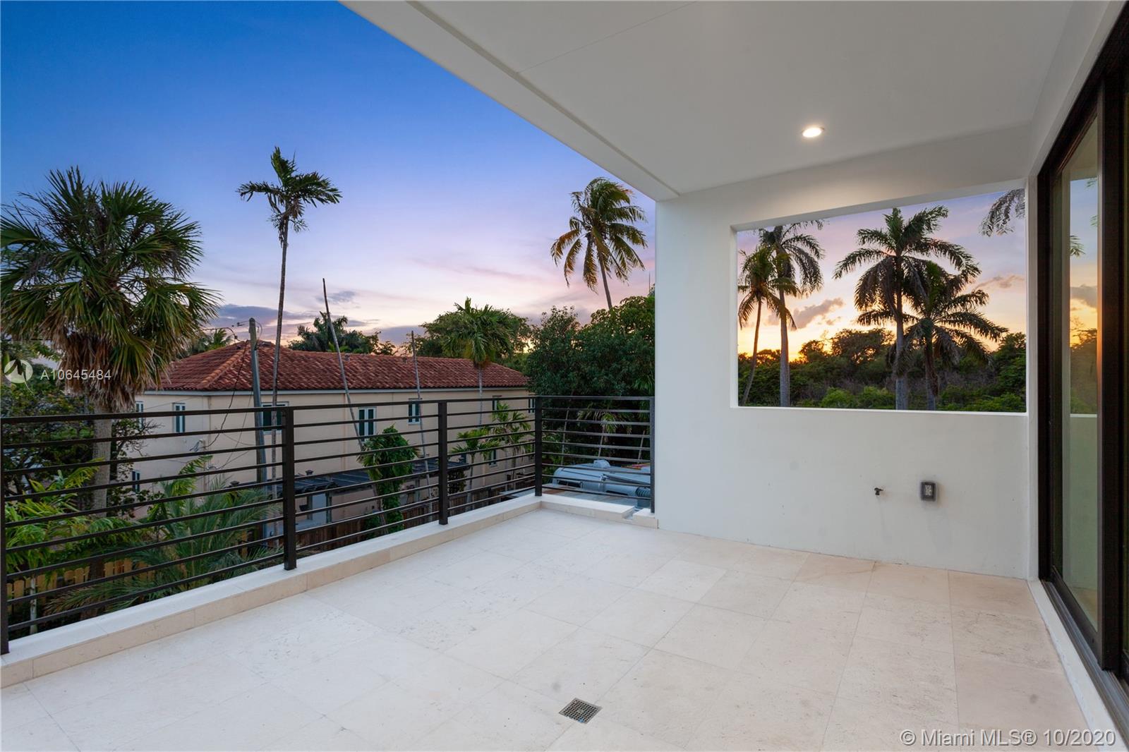 Las Olas By The Sea - Residential