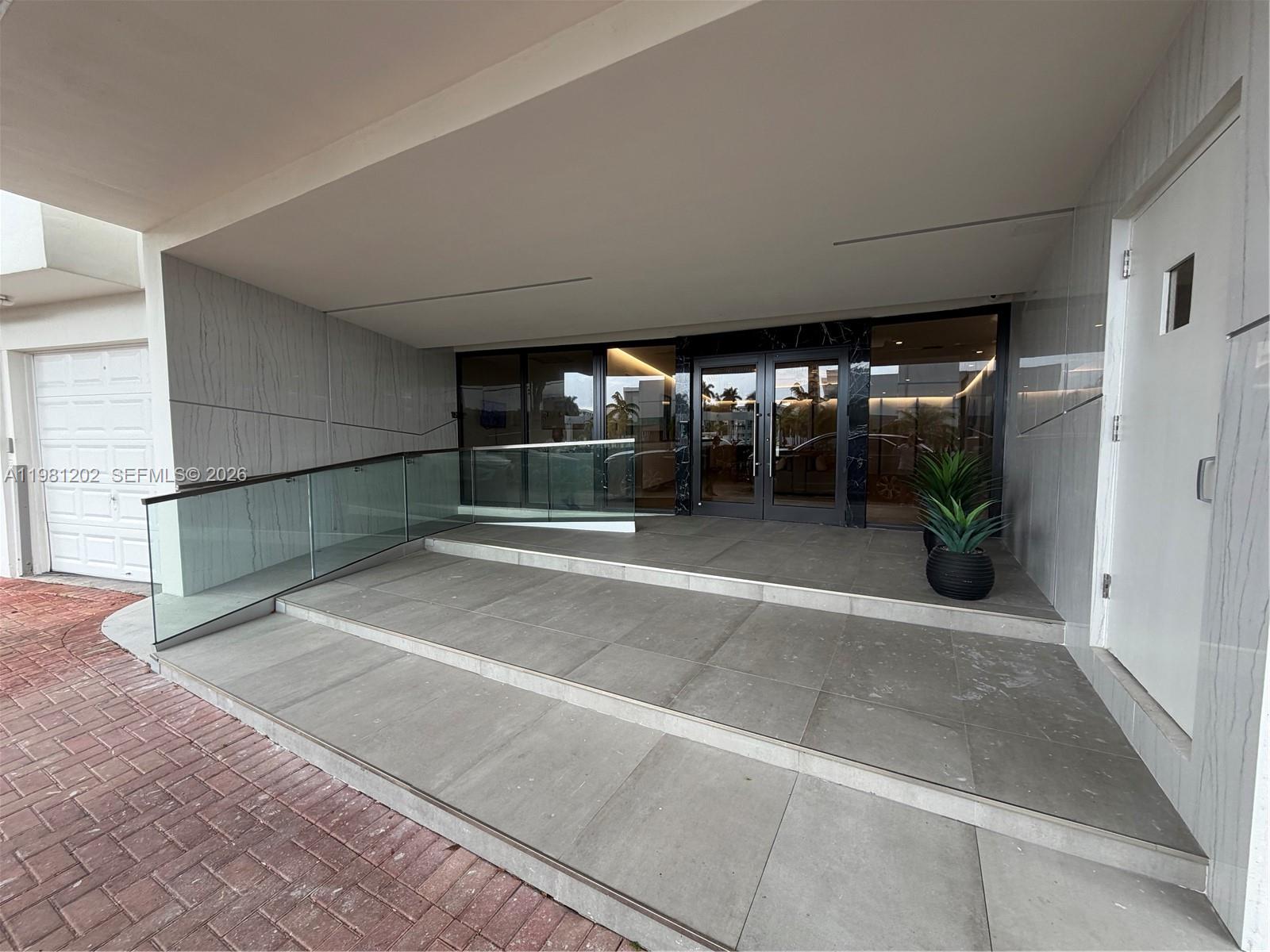 9350 W Bay Harbor Dr 5C