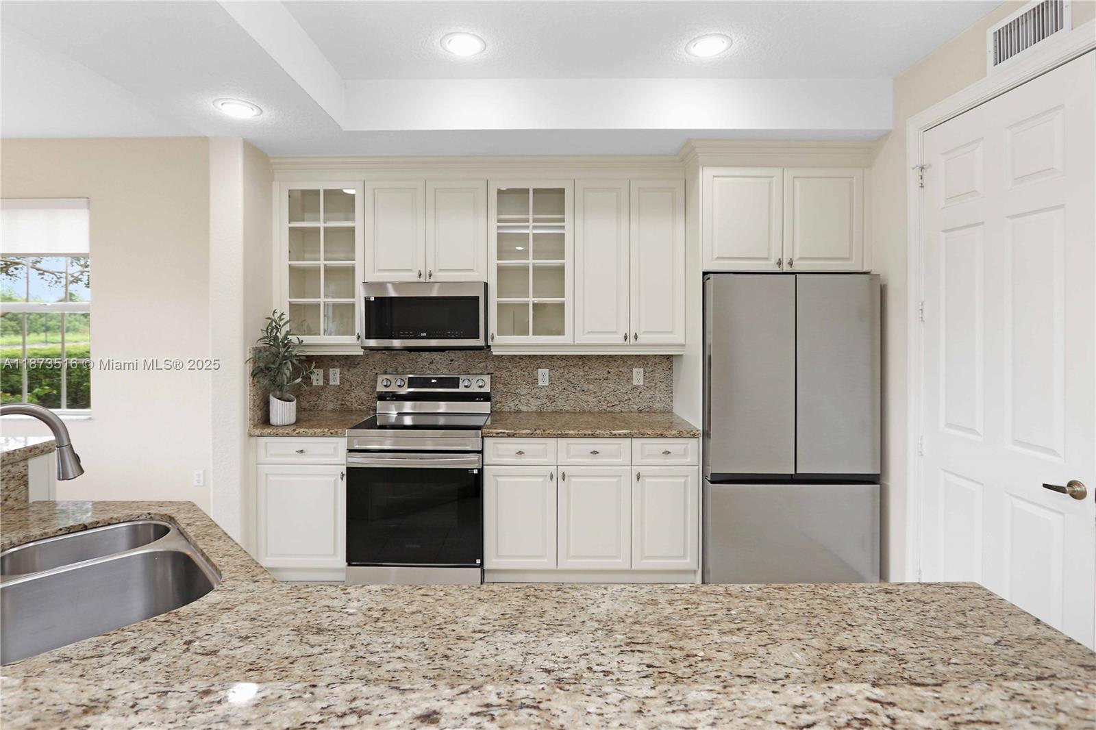 CYPRESS POINTE I AT HERON - Residential Lease