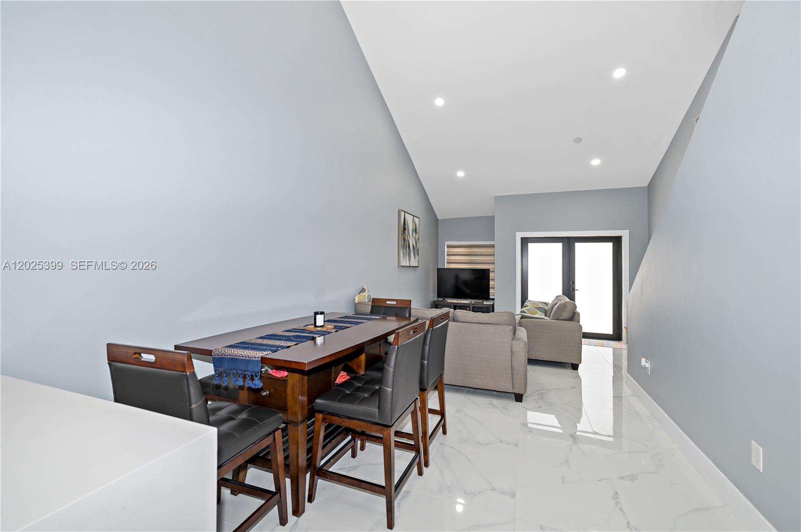 LES FONTAINES CONDO - Residential
