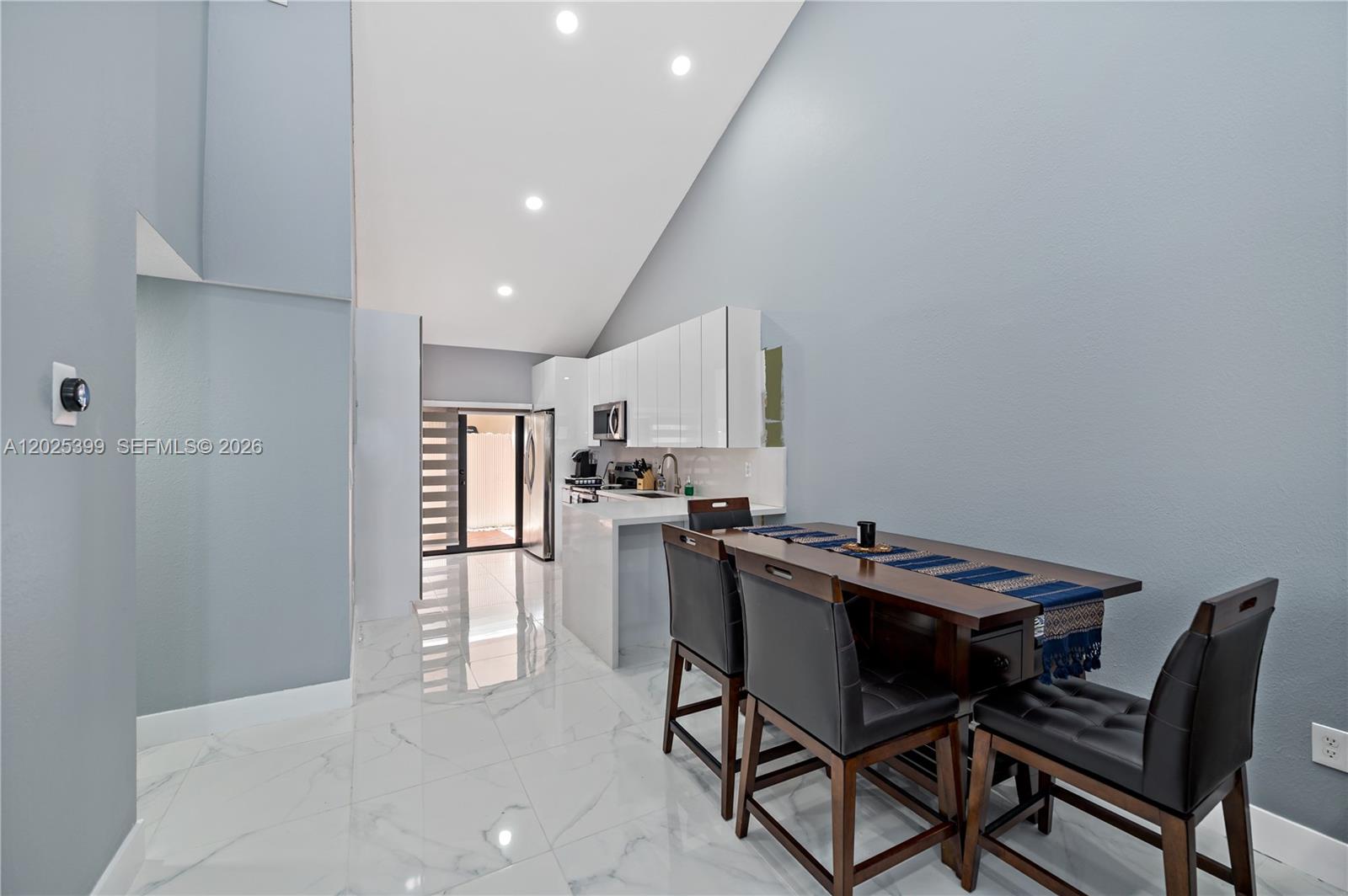 LES FONTAINES CONDO - Residential