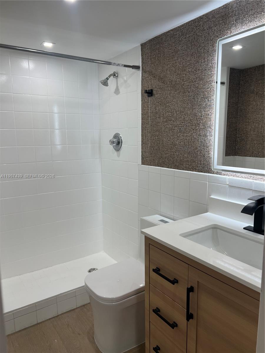 PLAZA OF AMERICAS CONDO P - Residential