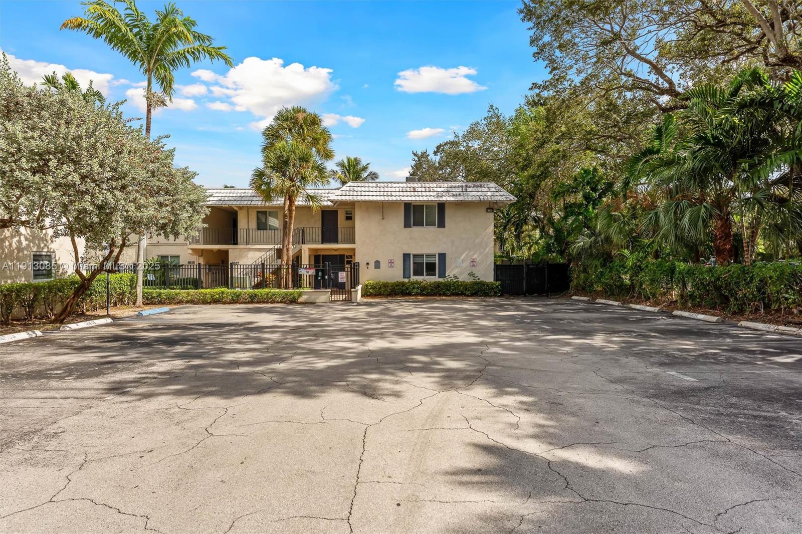 MONTEREY GARDENS OF PINEC - Residential