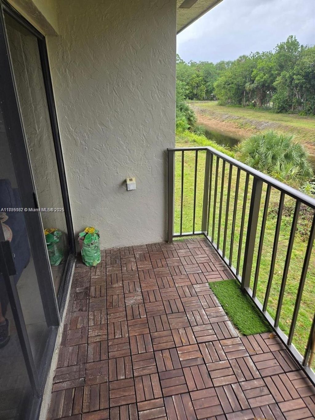 Photo of 1721 Balfour Point Dr #F, West Palm Beach, FL 33411 (MLS # A11835082)