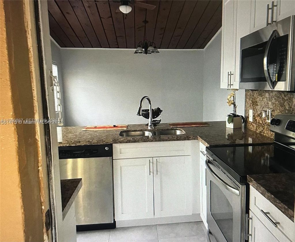 Photo of 320 Ipswich St #320, Boca Raton, FL 33487 (MLS # A11990867)