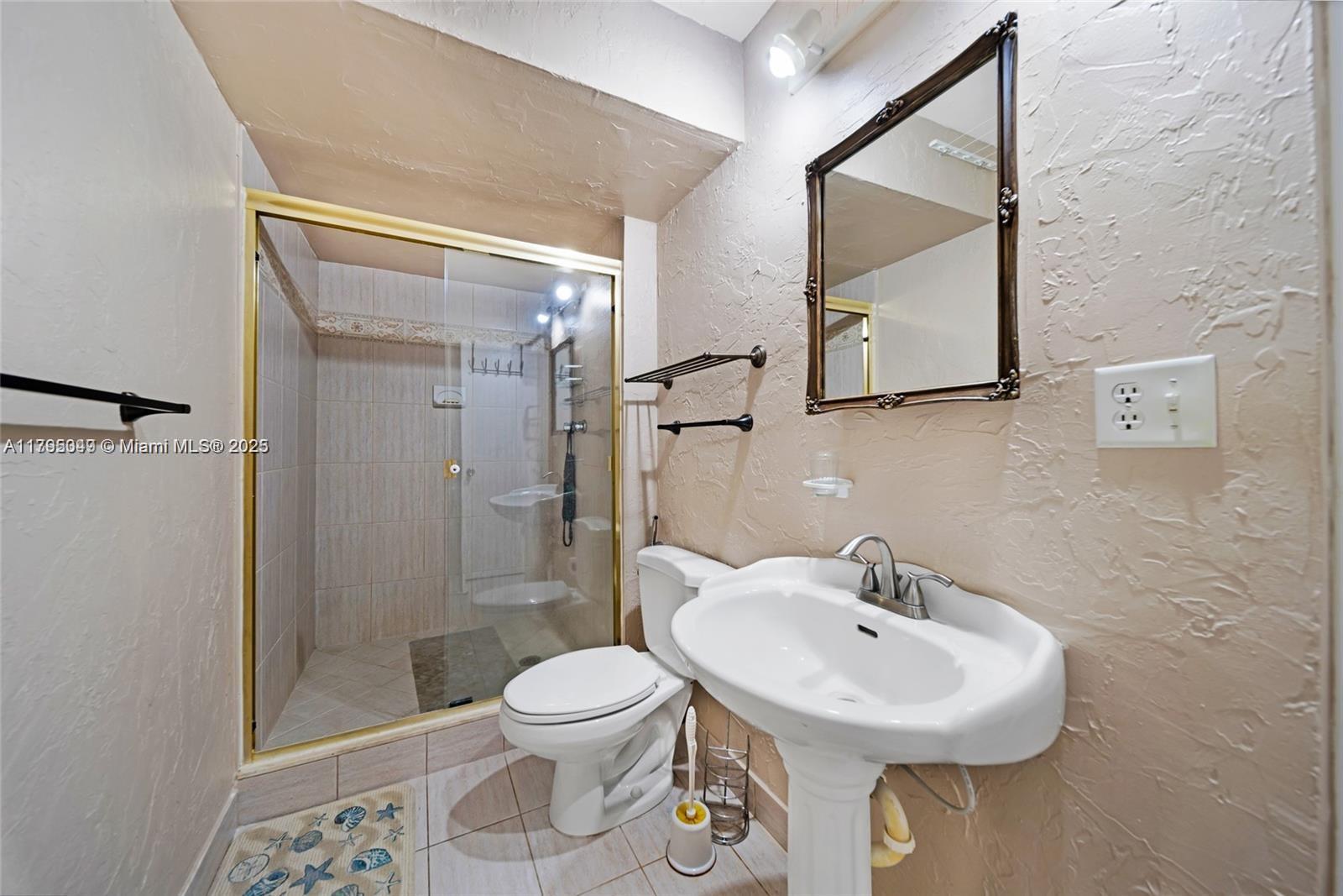 ALLINGTON TOWERS CONDO - Residential Lease