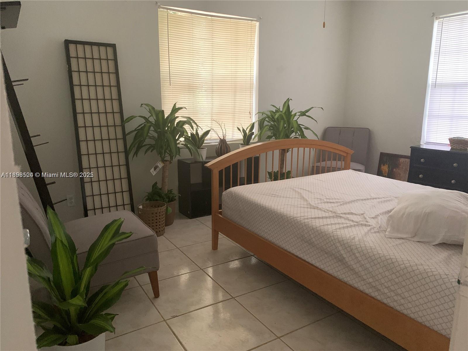 EIGHT AVE MANORS PLAT - Residential Lease