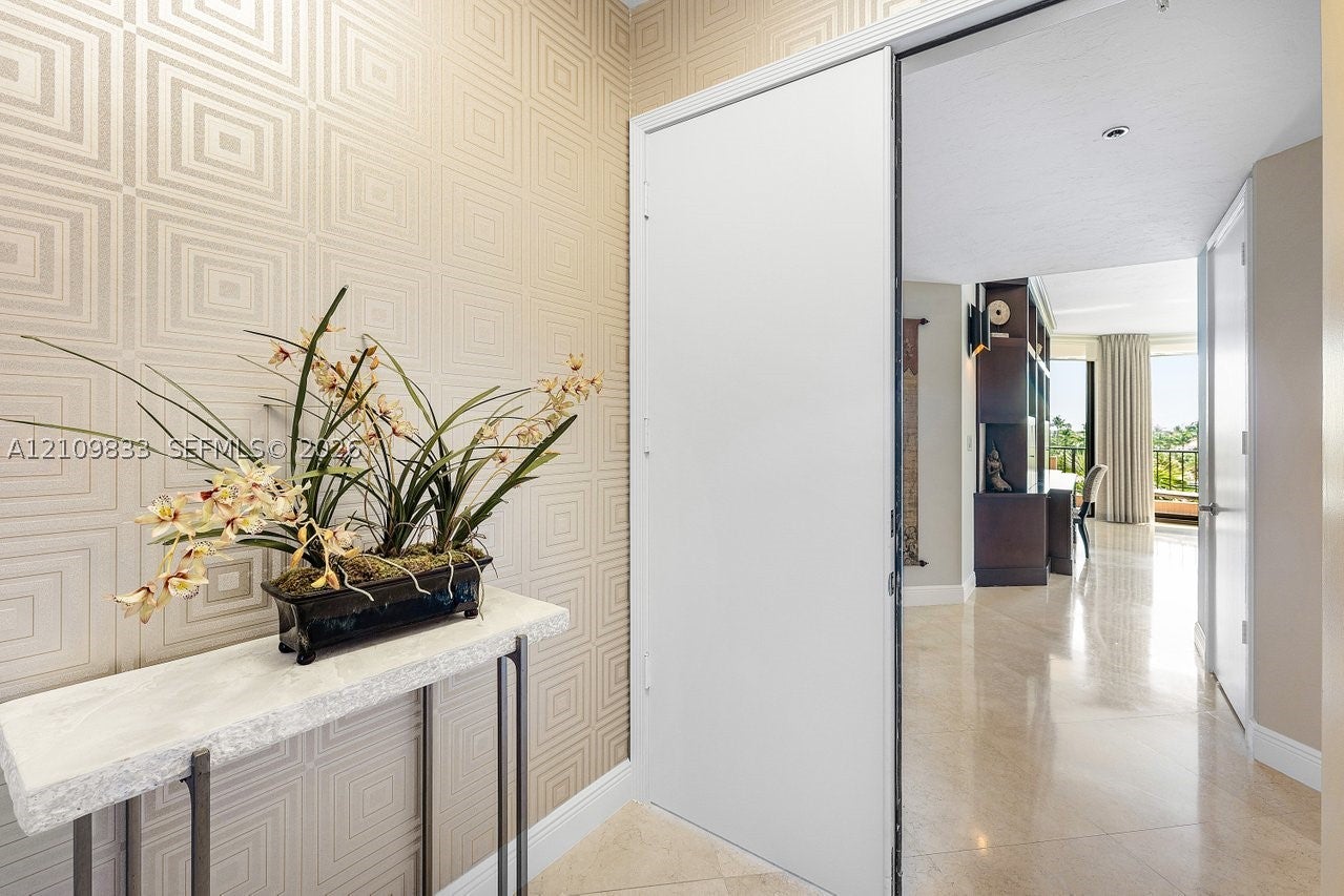 530 Ocean Dr 405