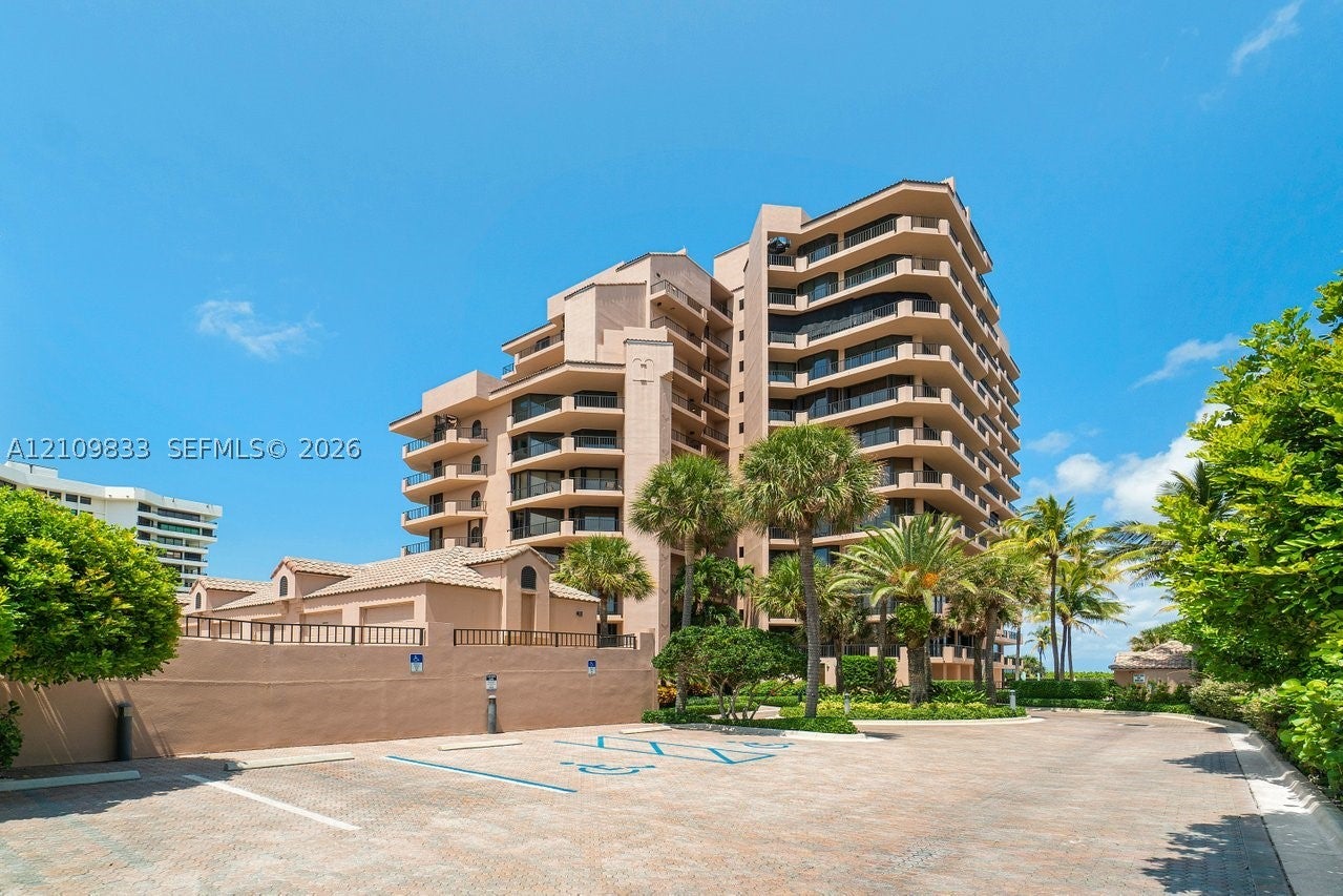 530 Ocean Dr 405
