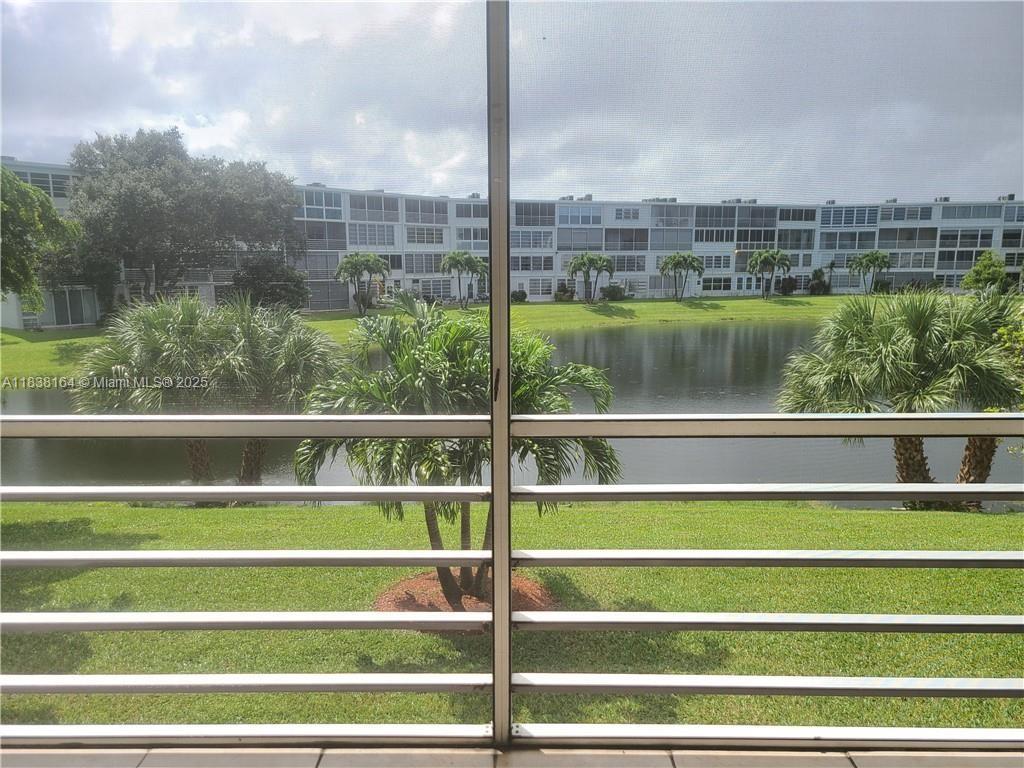 82 Oakridge G 82, Deerfield Beach, FL, 33442/$135,000 2 82 Oakridge G 82