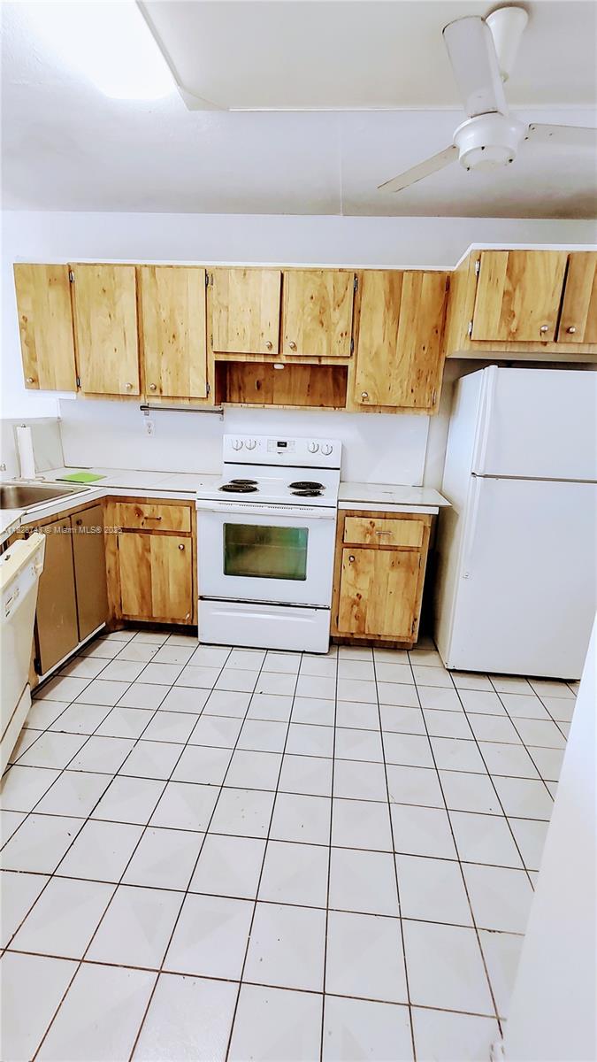 1780 NE 191st St 704-2
