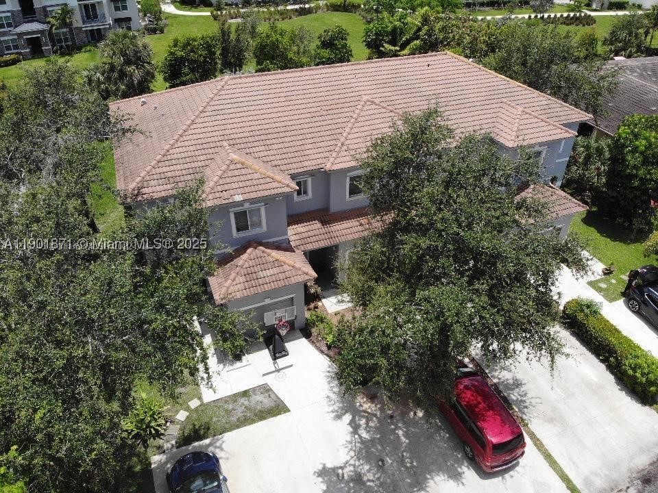 8706 NW 38th Dr