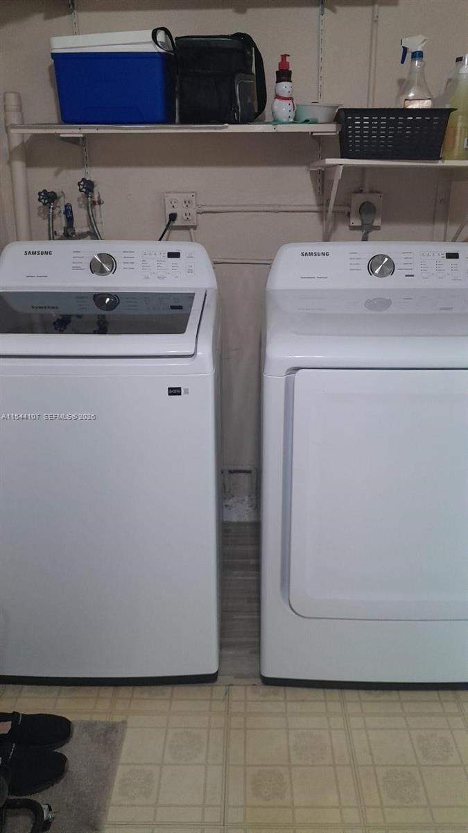 CRESTHAVEN CONDO TOWNHOME - Residential