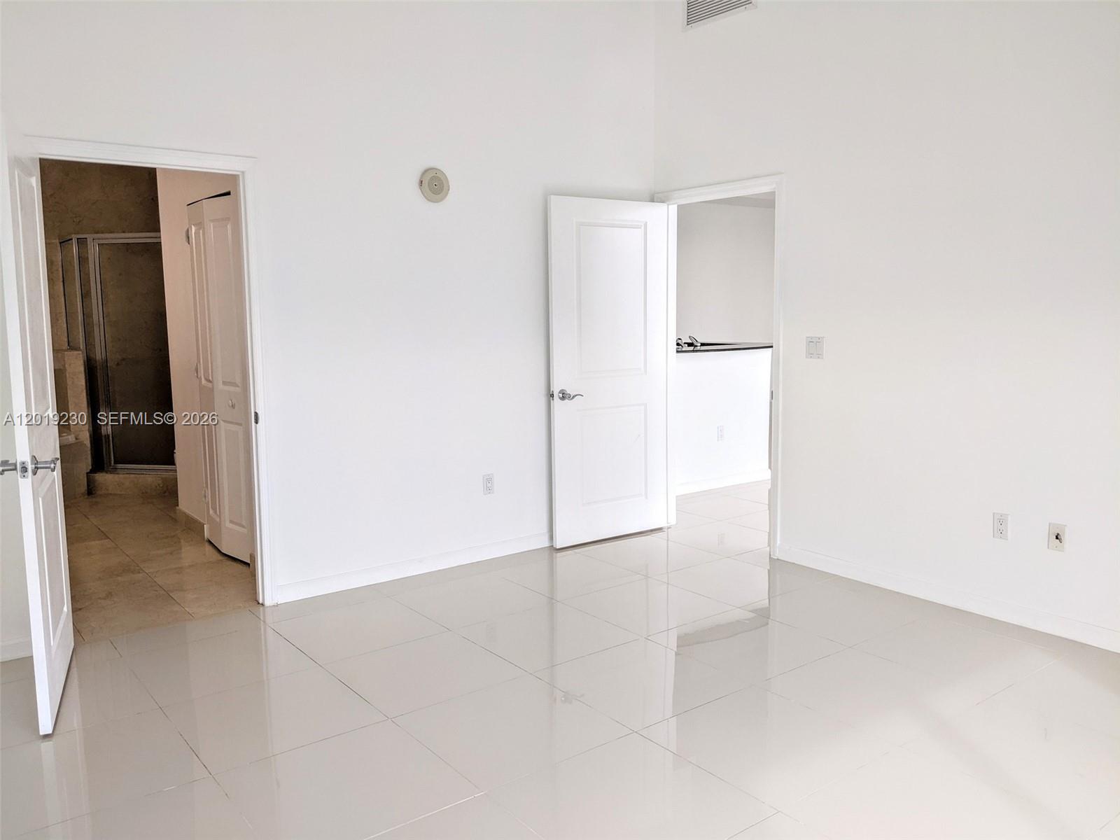 360 CONDO B - Residential