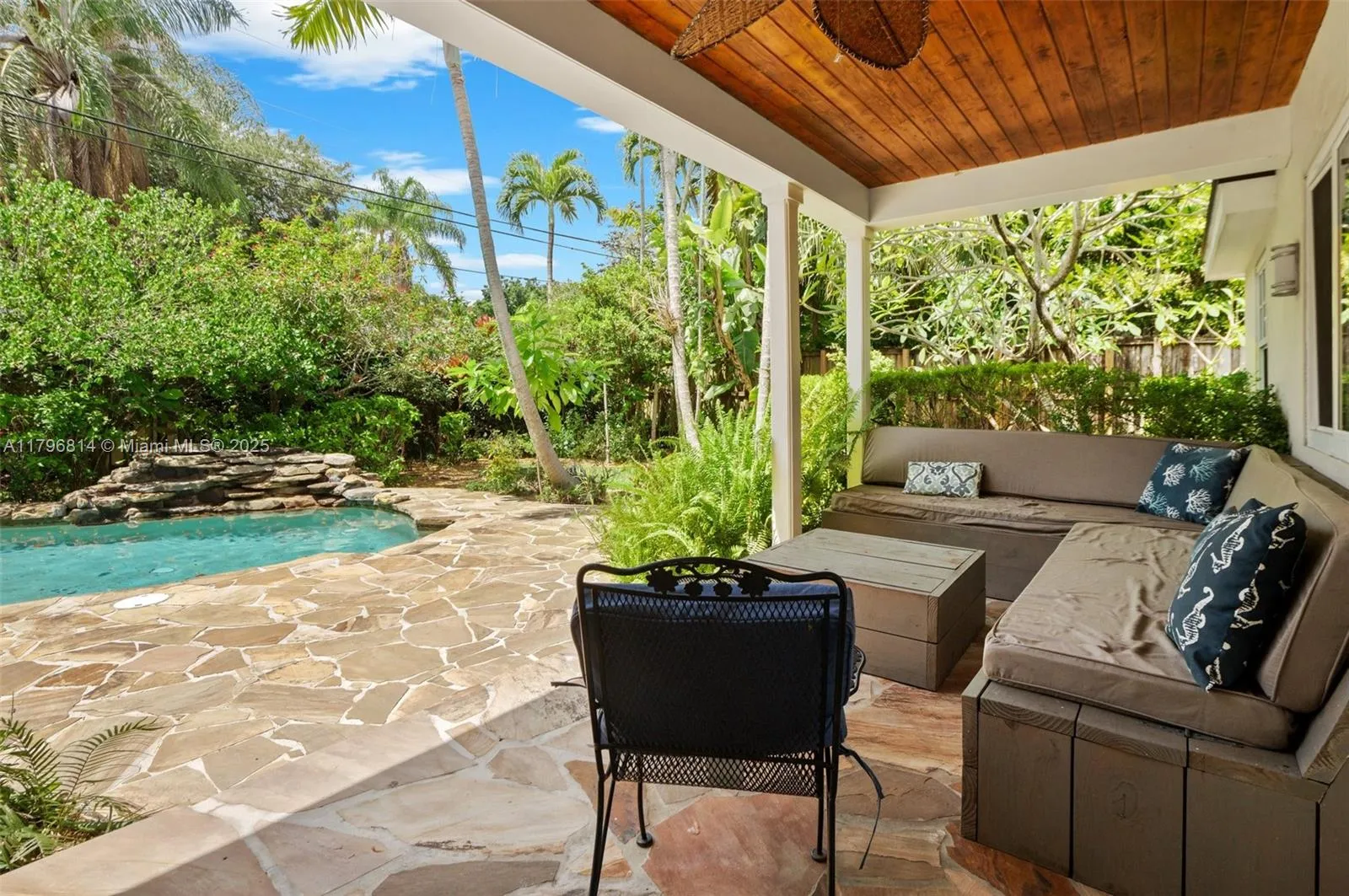 Miami, Florida 33133, United States, 3 Bedrooms Bedrooms, ,2 BathroomsBathrooms,Residential,Active,123262