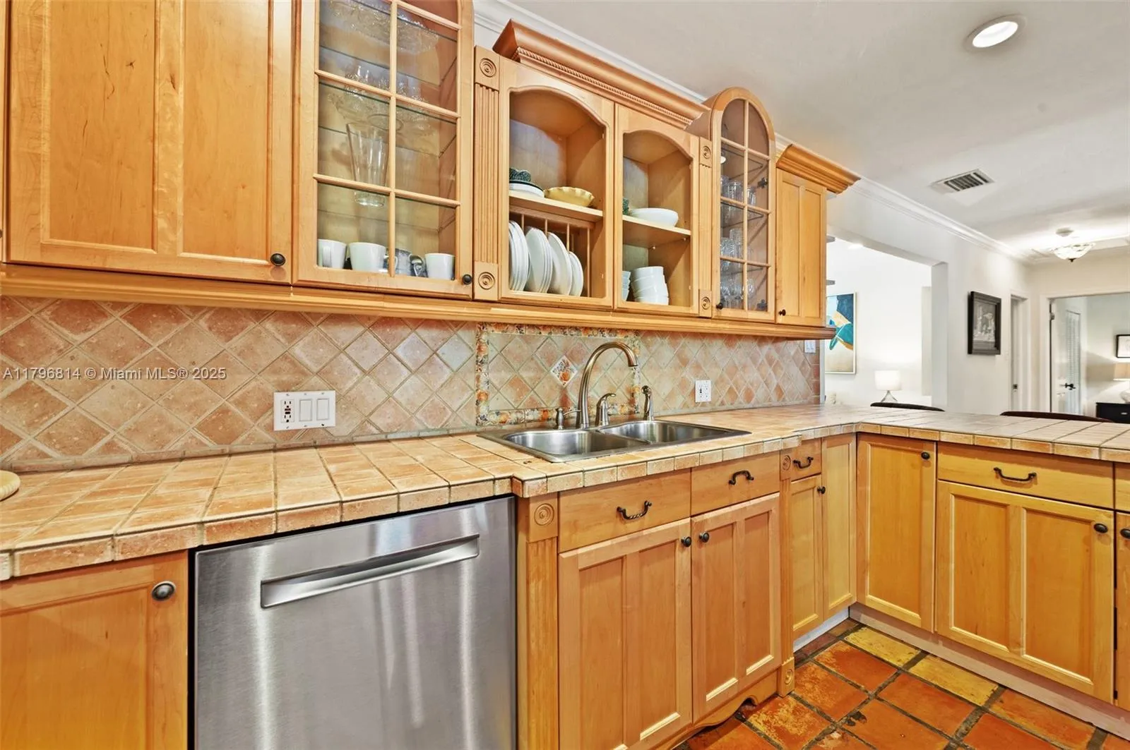 Miami, Florida 33133, United States, 3 Bedrooms Bedrooms, ,2 BathroomsBathrooms,Residential,Active,123262